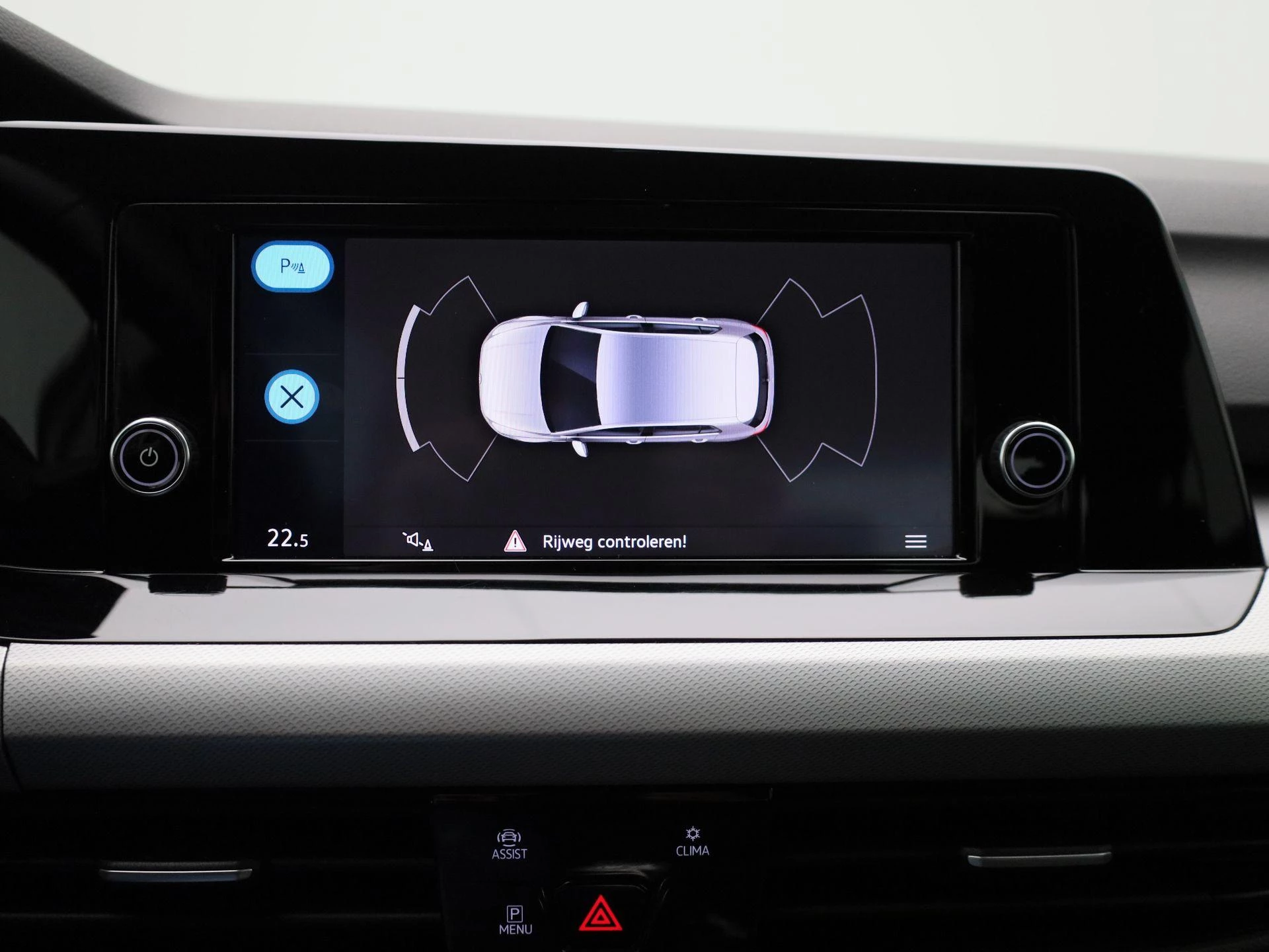 Volkswagen-Golf-image-25