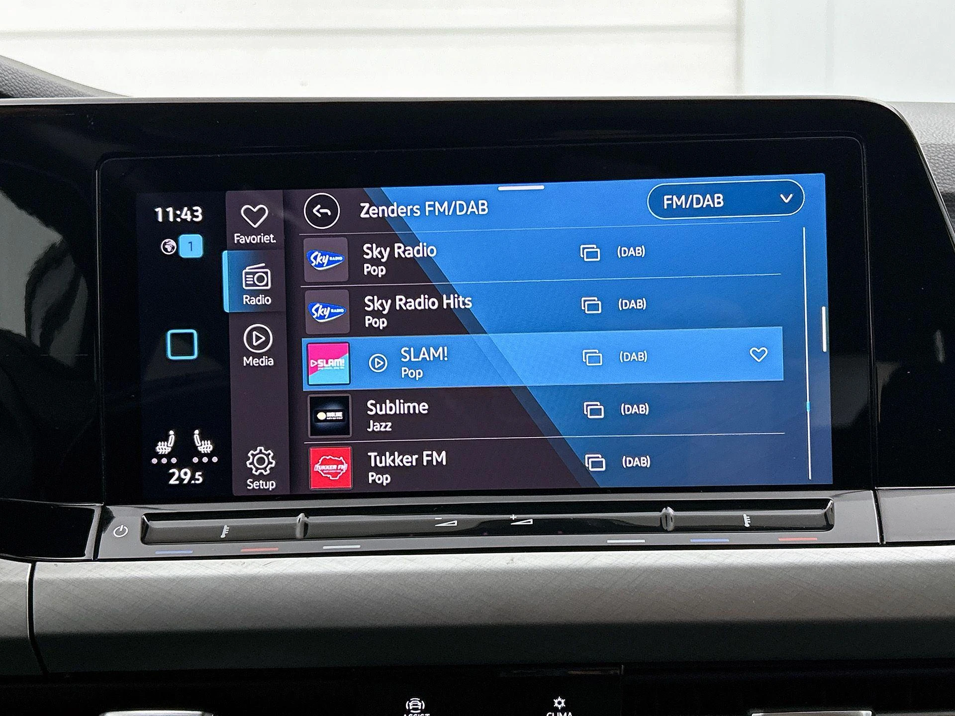 Volkswagen-Golf-image-6