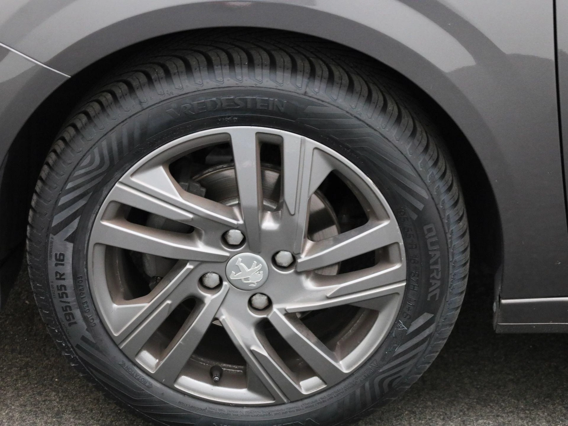 Peugeot-208-image-11