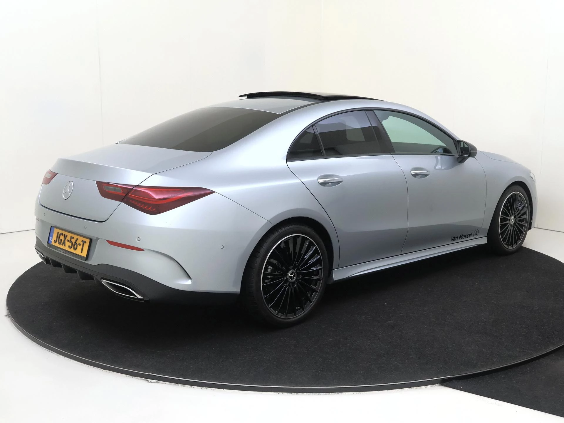 Mercedes-Benz-CLA-image-3