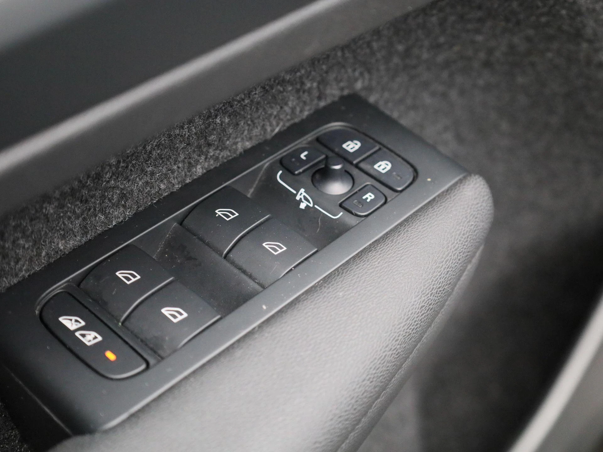 Volvo-XC40-image-28