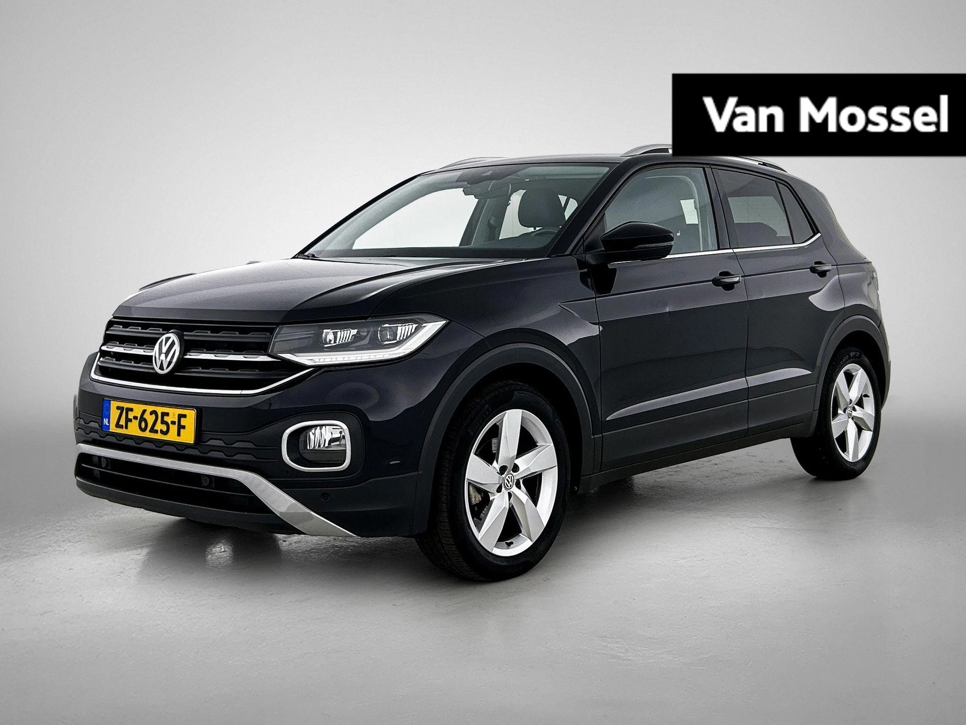 Volkswagen-T-Cross-image-0