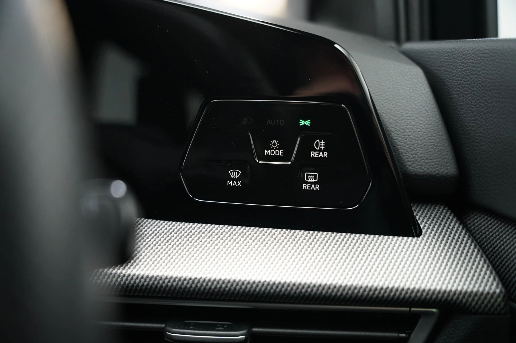 Volkswagen-Golf-image-19