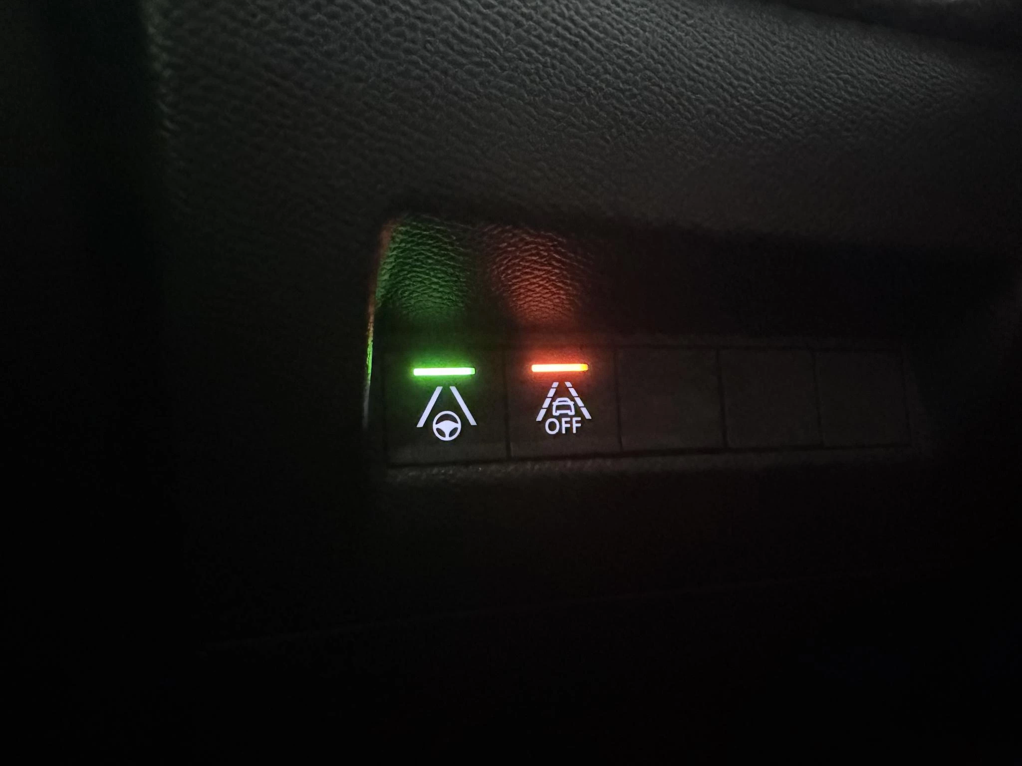 Peugeot-e-208-image-10