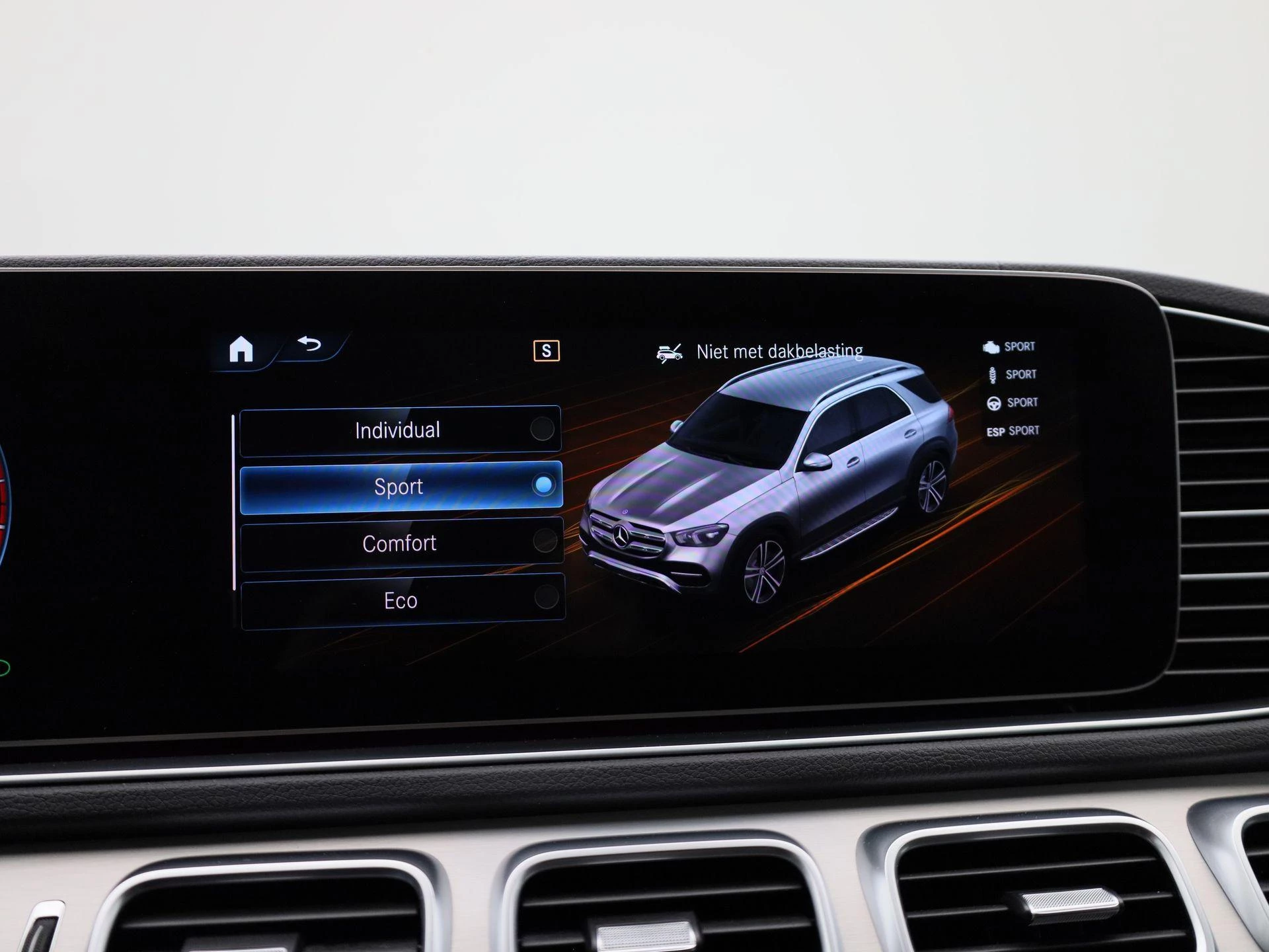 Mercedes-Benz-GLE-image-23
