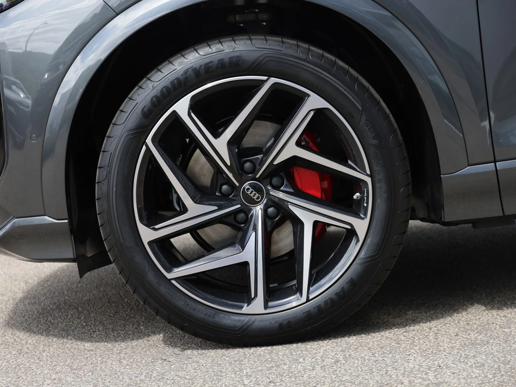 Audi-Q6 e-tron-image-4
