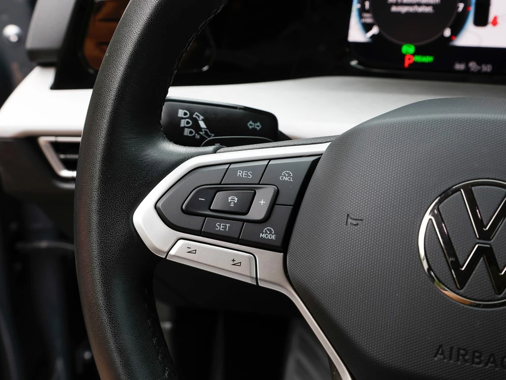 Volkswagen-Golf-image-15