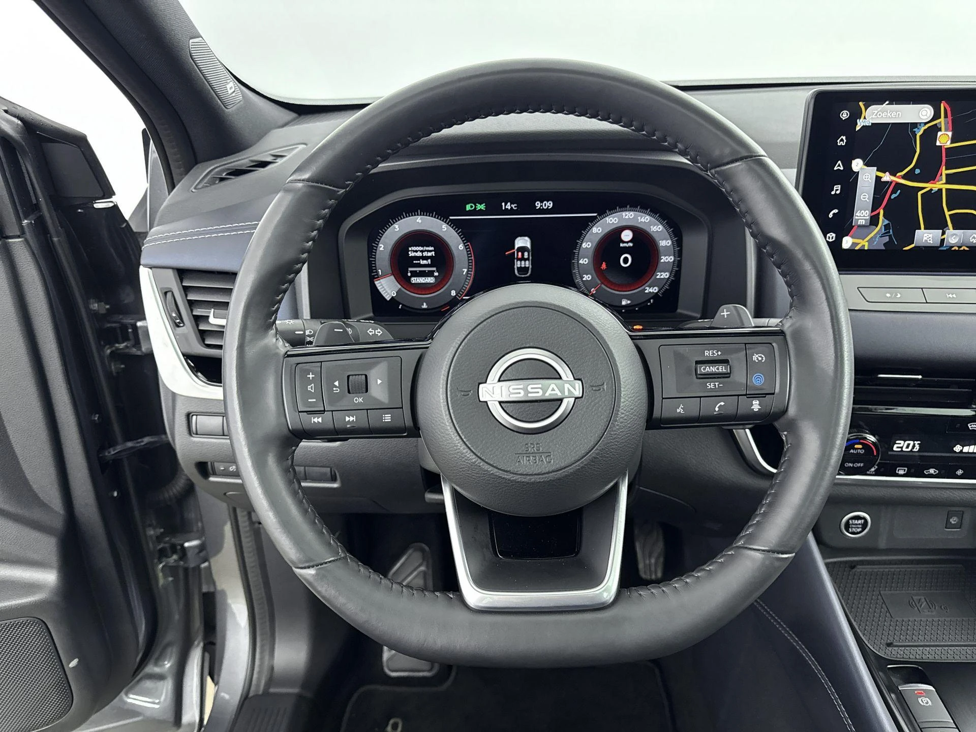 Nissan-QASHQAI-image-28