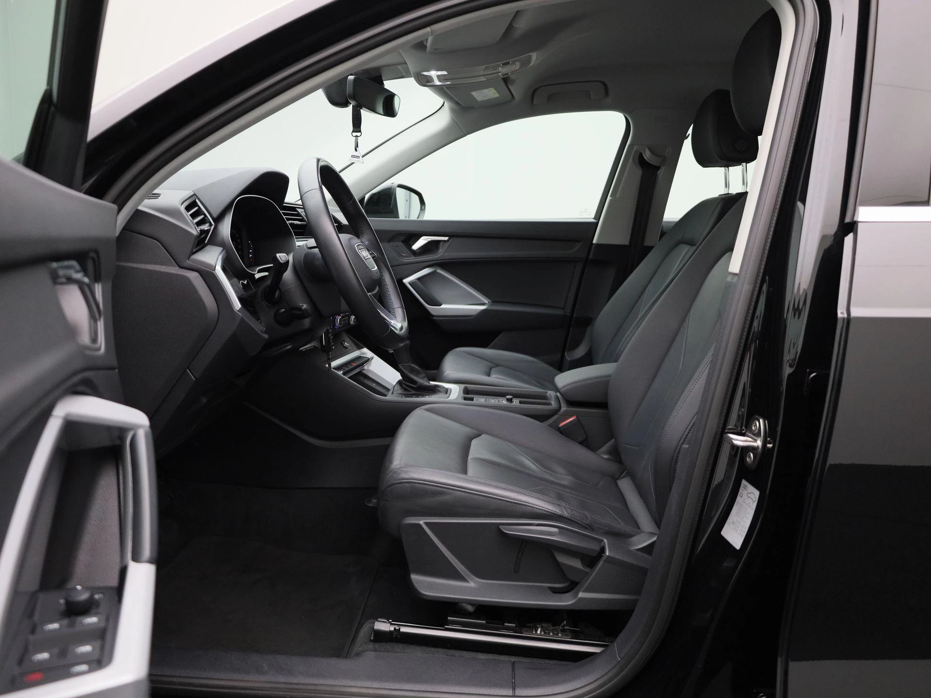 Audi-Q3-image-10