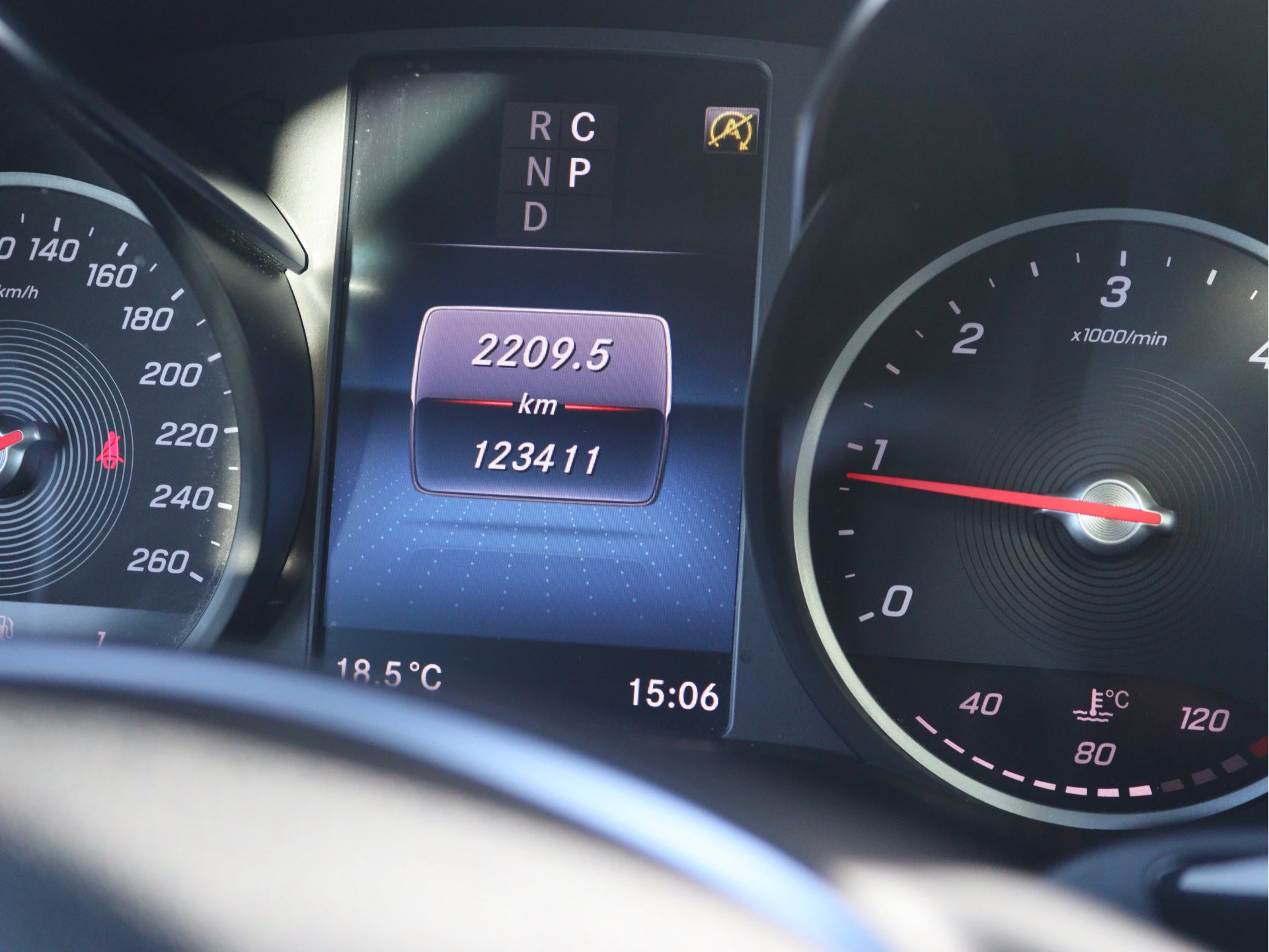 Mercedes-Benz-V-Klasse-image-5