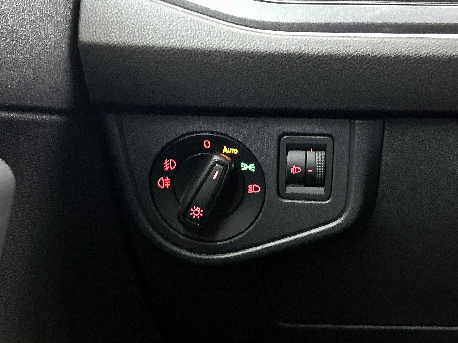Volkswagen-Polo-image-21