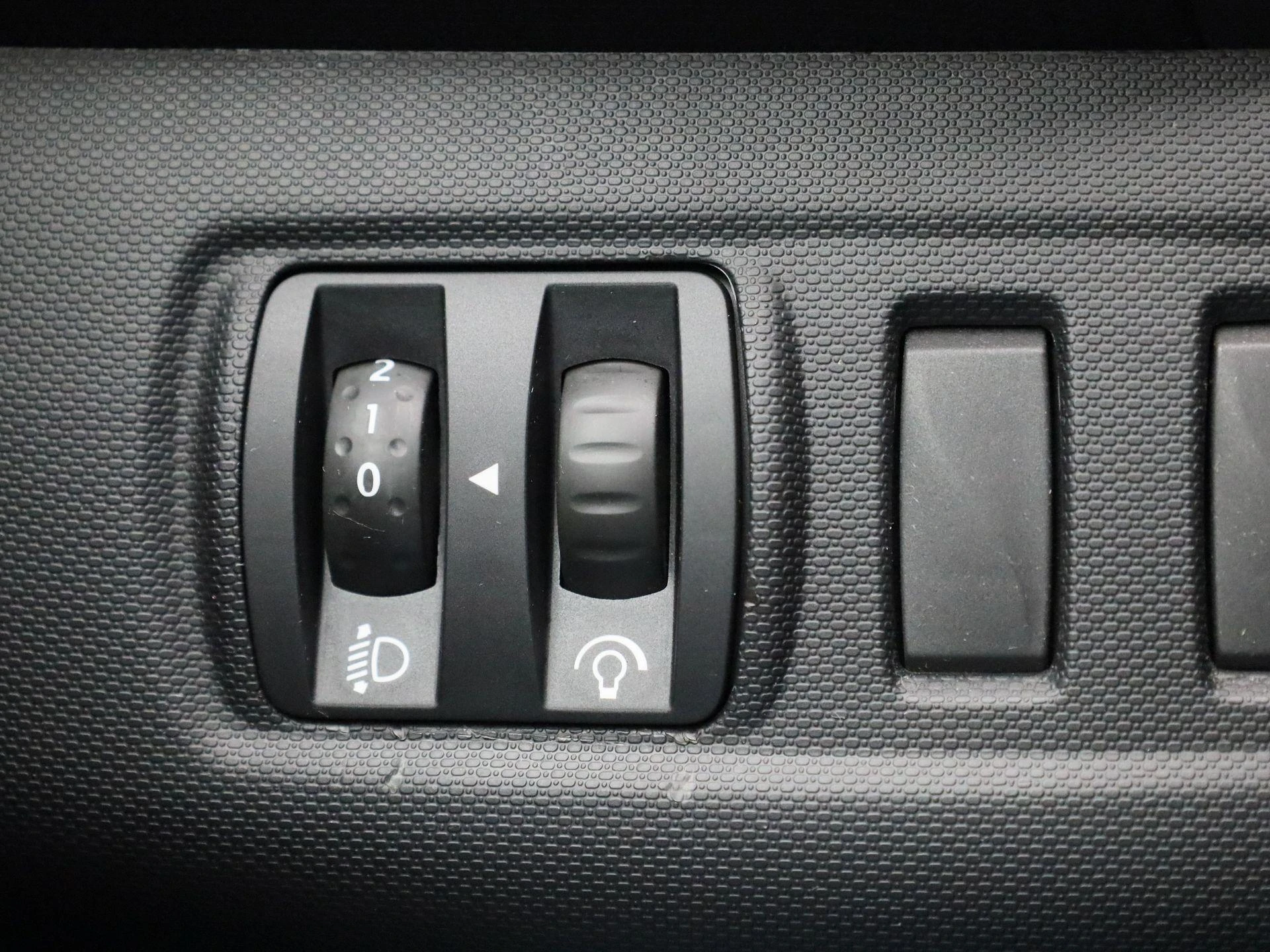 Renault-Clio-image-23