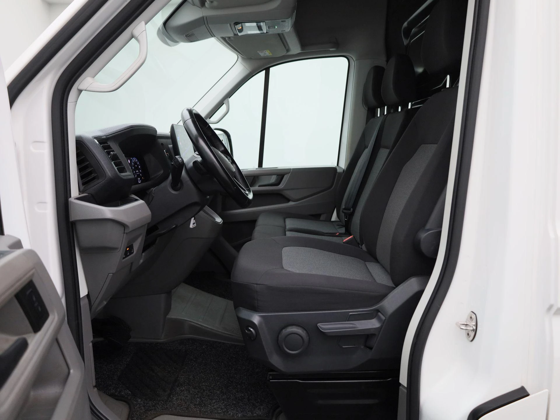 Volkswagen-Crafter-image-10