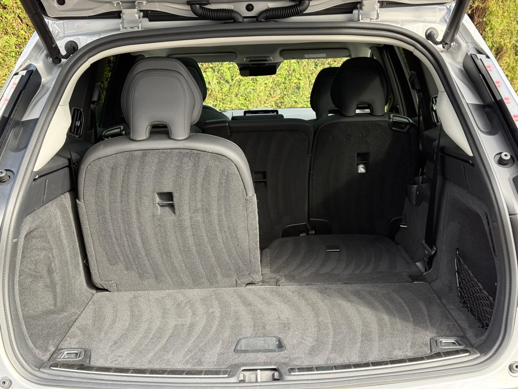 Volvo-EX90-image-8