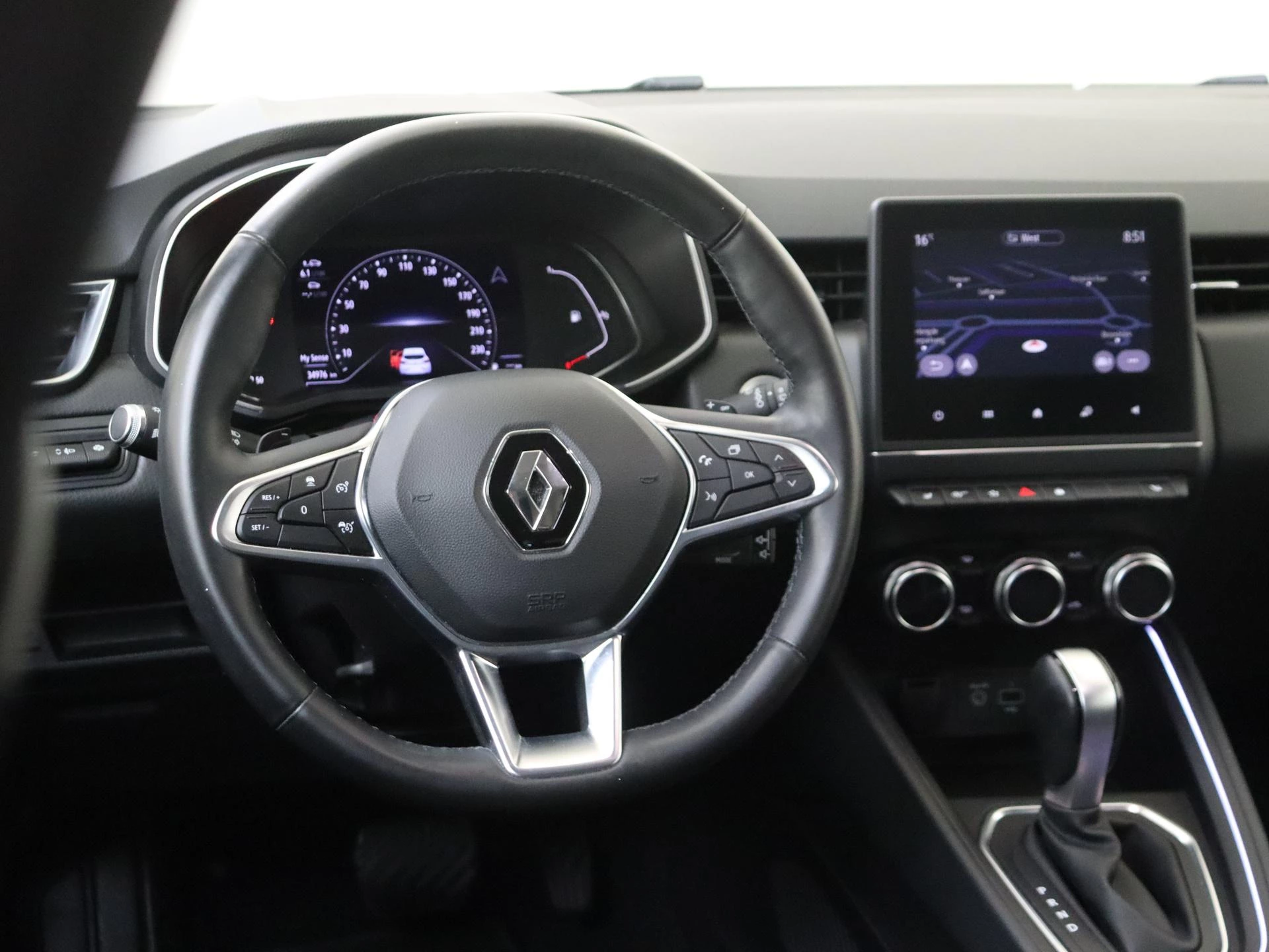 Renault-Clio-image-13