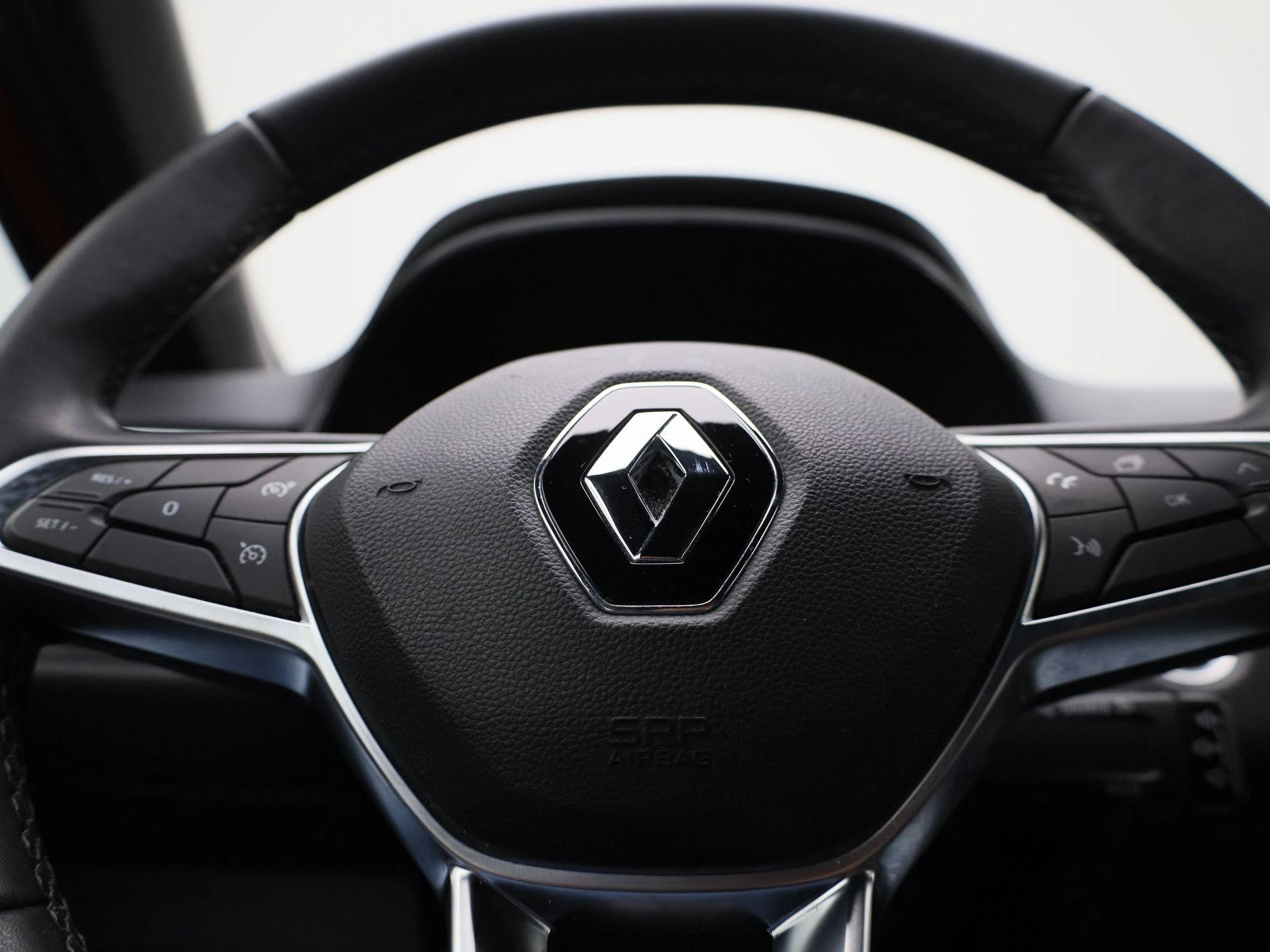 Renault-Clio-image-23