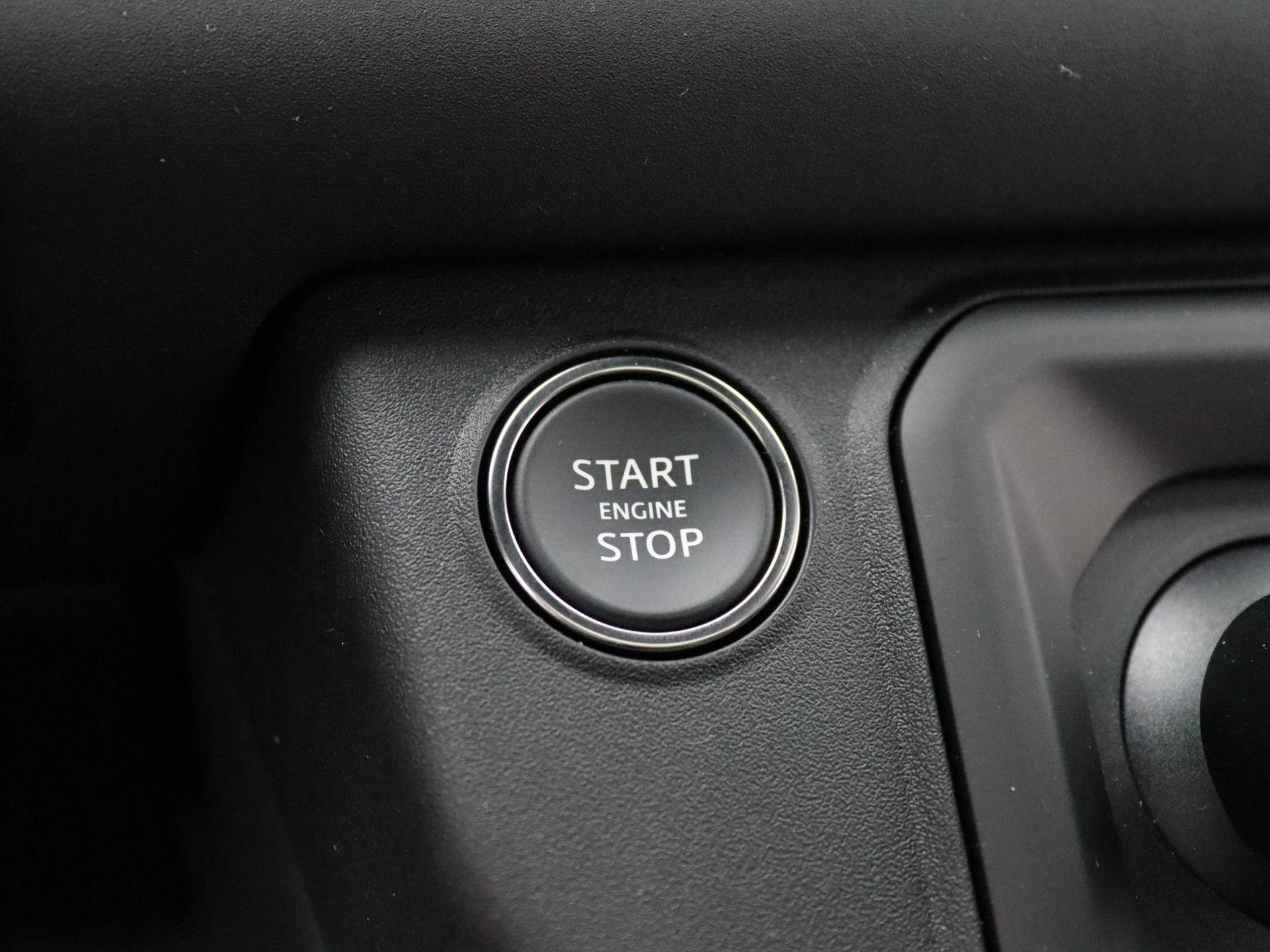 Land Rover Defender 110 2.0 P300e 110 Dynamic SE Edition