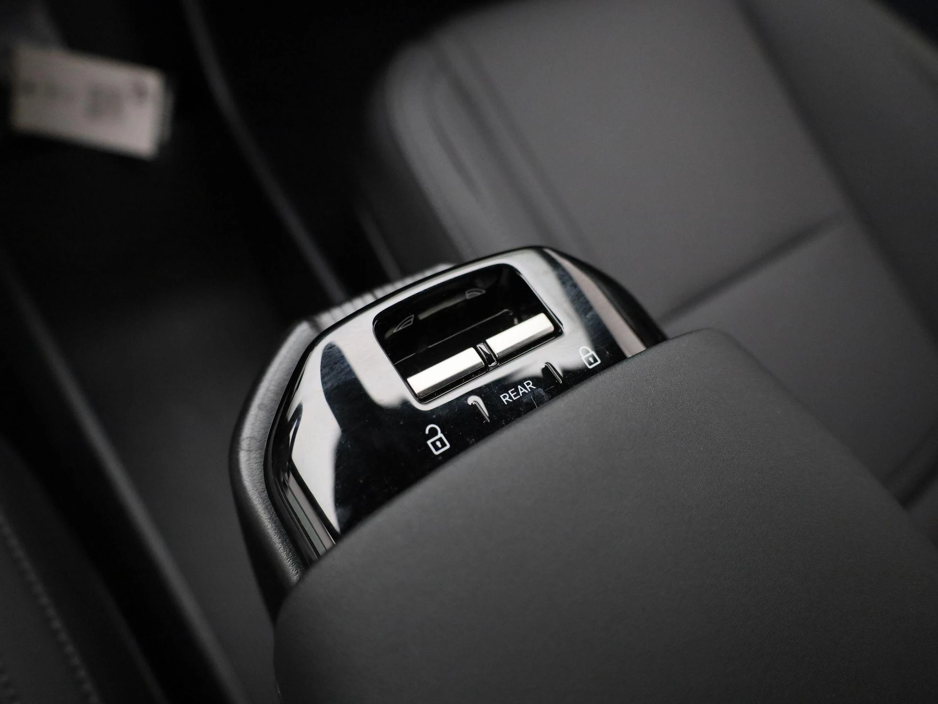Volvo-EX30-image-27