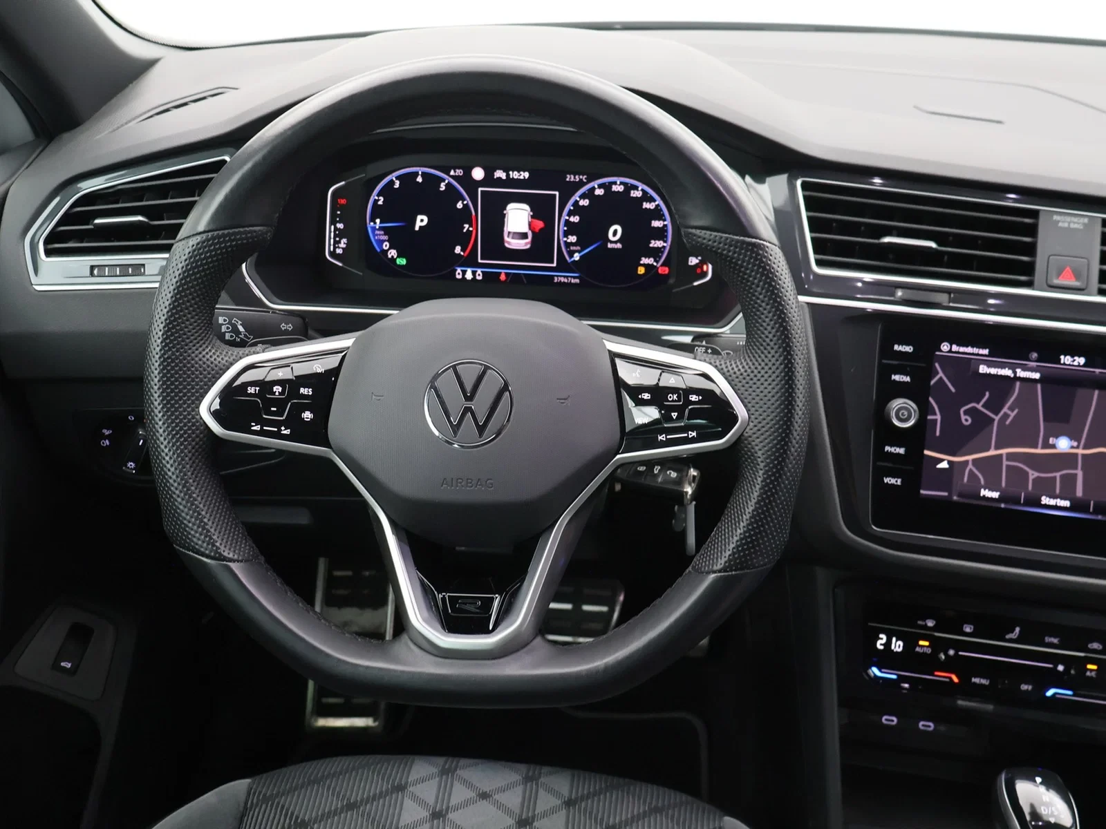 Volkswagen Tiguan R-Line 1.5TSI 150PK *AUTOMAAT*CAMERA*TREKHAAK*ACC*VIRTUAL COCKPIT*NAVI*...*