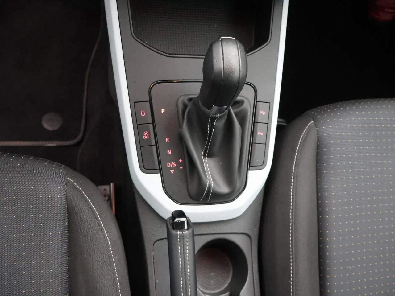 SEAT-Arona-image-7