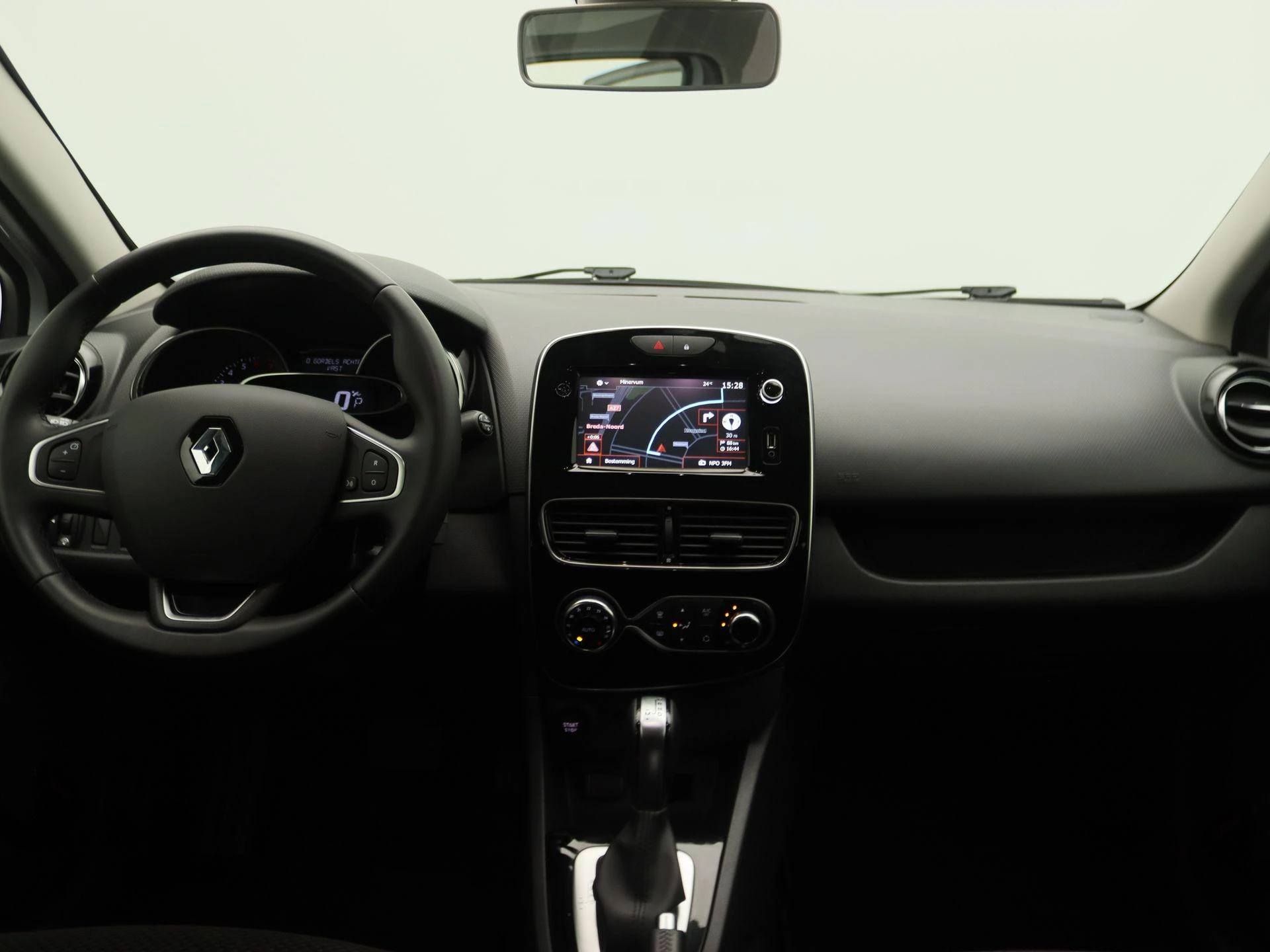 Renault-Clio-image-6