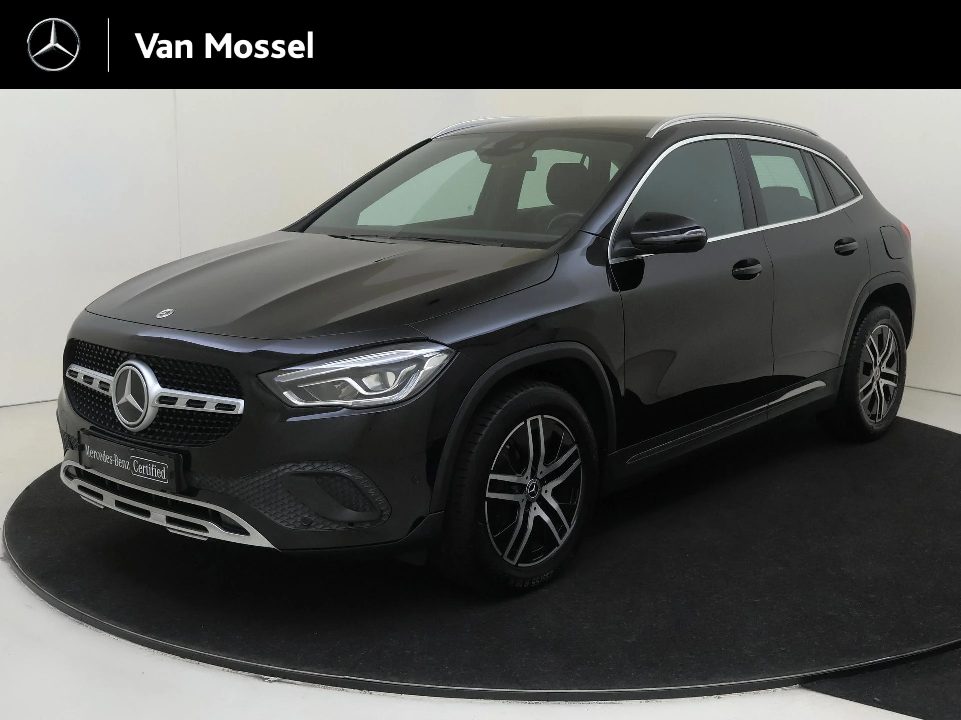 Mercedes-Benz-GLA-image-0