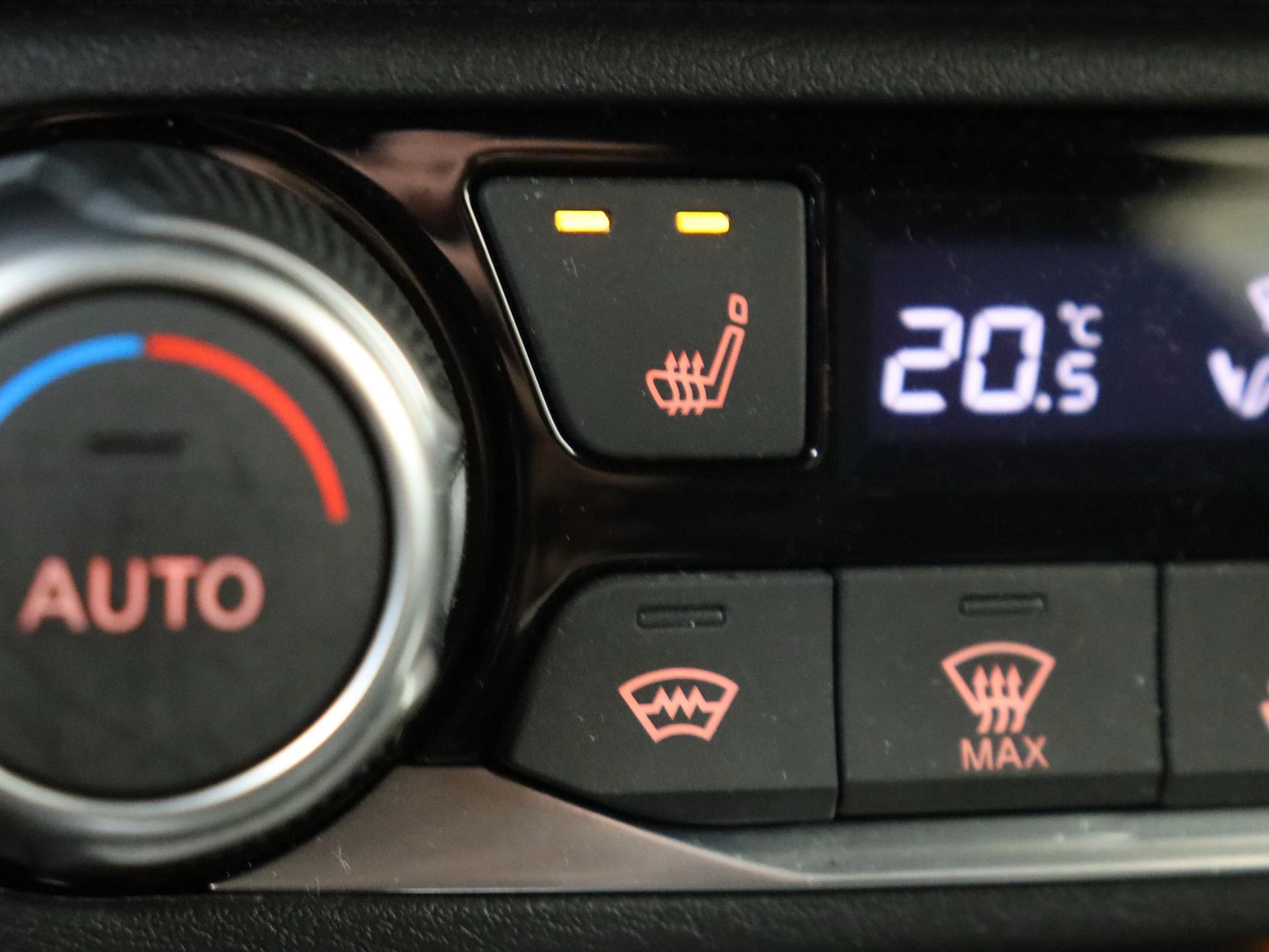 Nissan Juke 1.0 DIG-T N-Connecta
