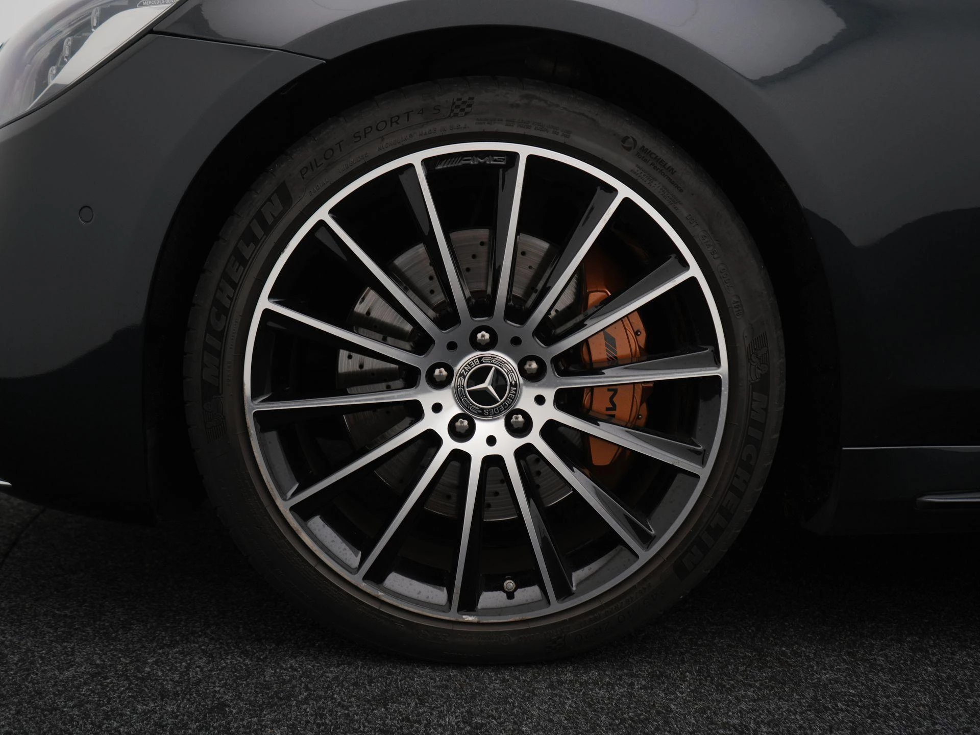 Mercedes-Benz-S-Klasse-image-48