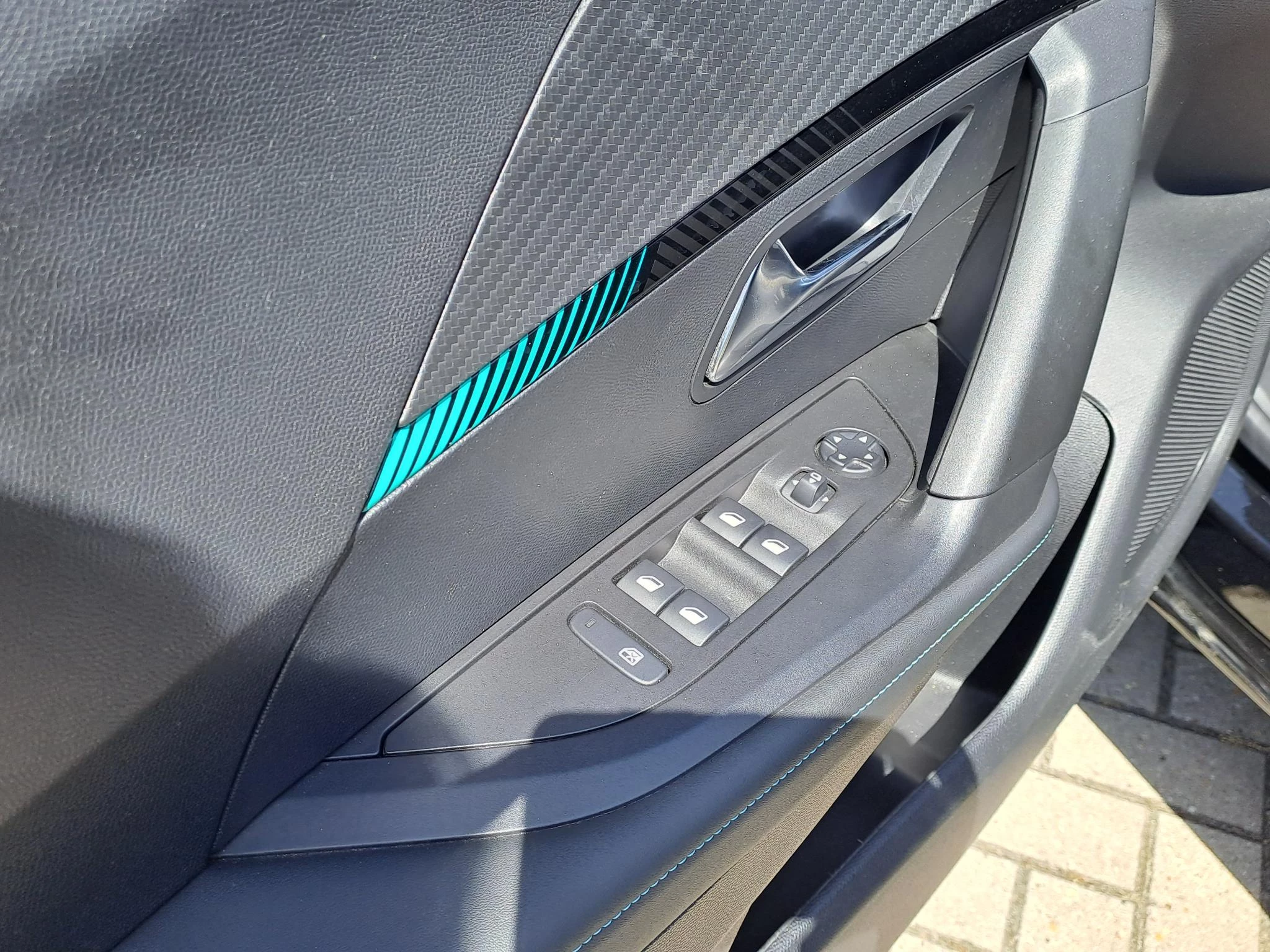 Peugeot e-2008 EV Allure Pack 50 kWh