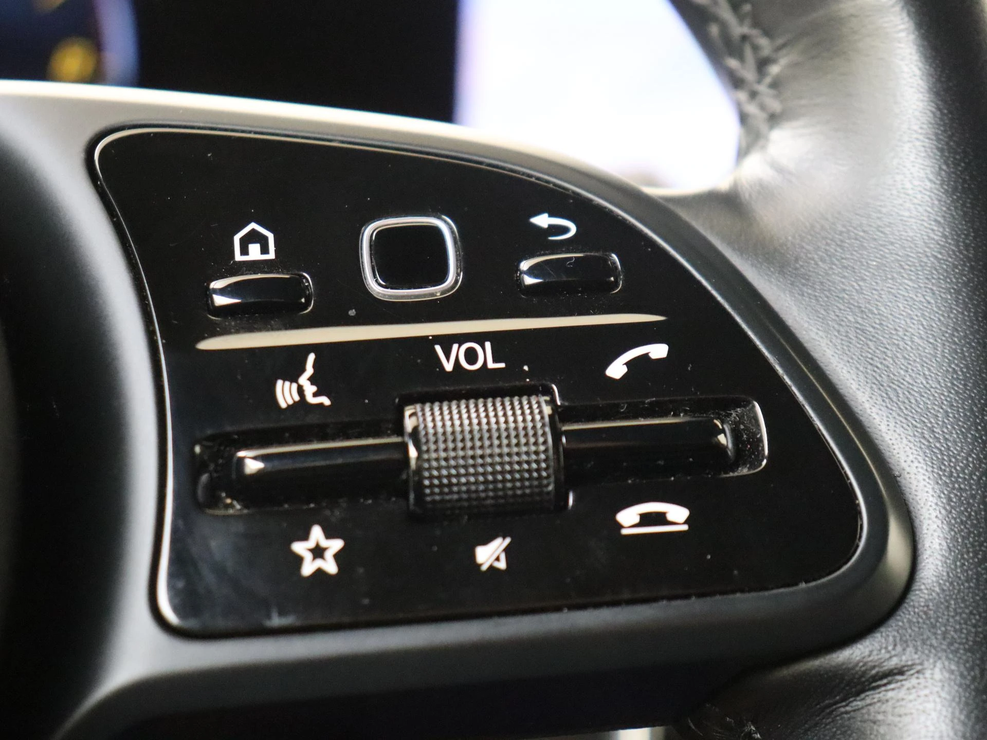 Mercedes-Benz-B-Klasse-image-12