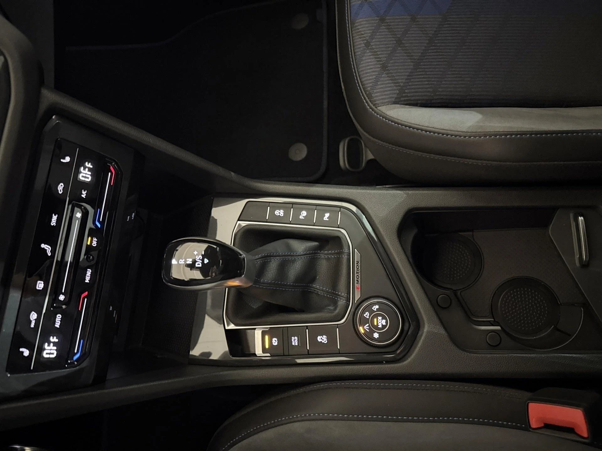 Volkswagen-Tiguan-image-8