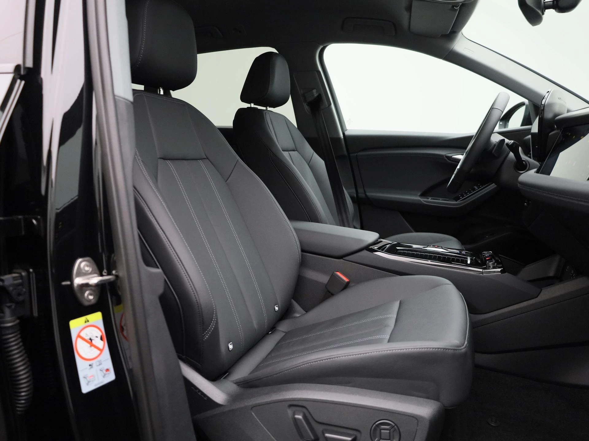 Audi-Q6 e-tron-image-42
