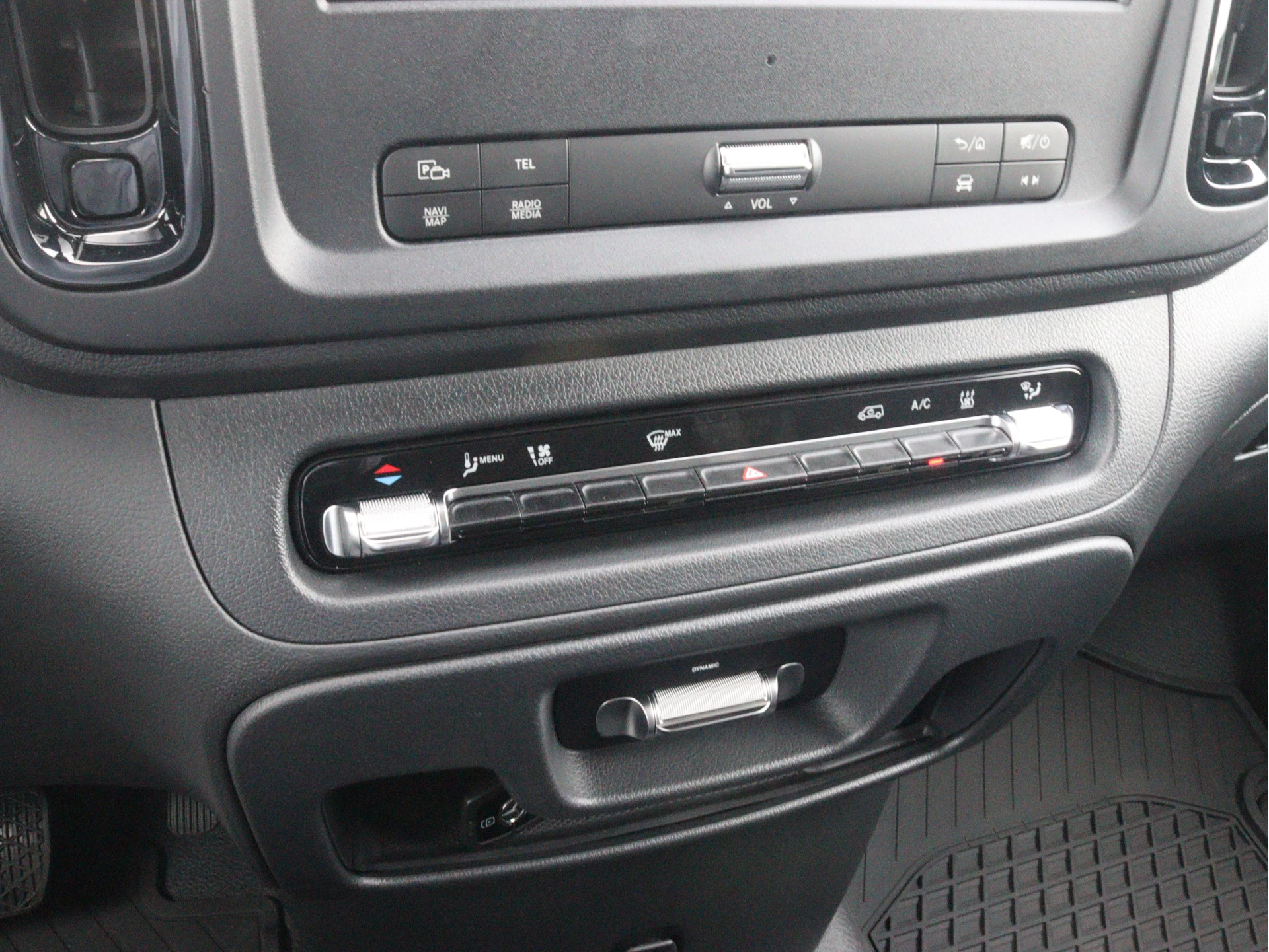 Mercedes-Benz-Vito-image-10