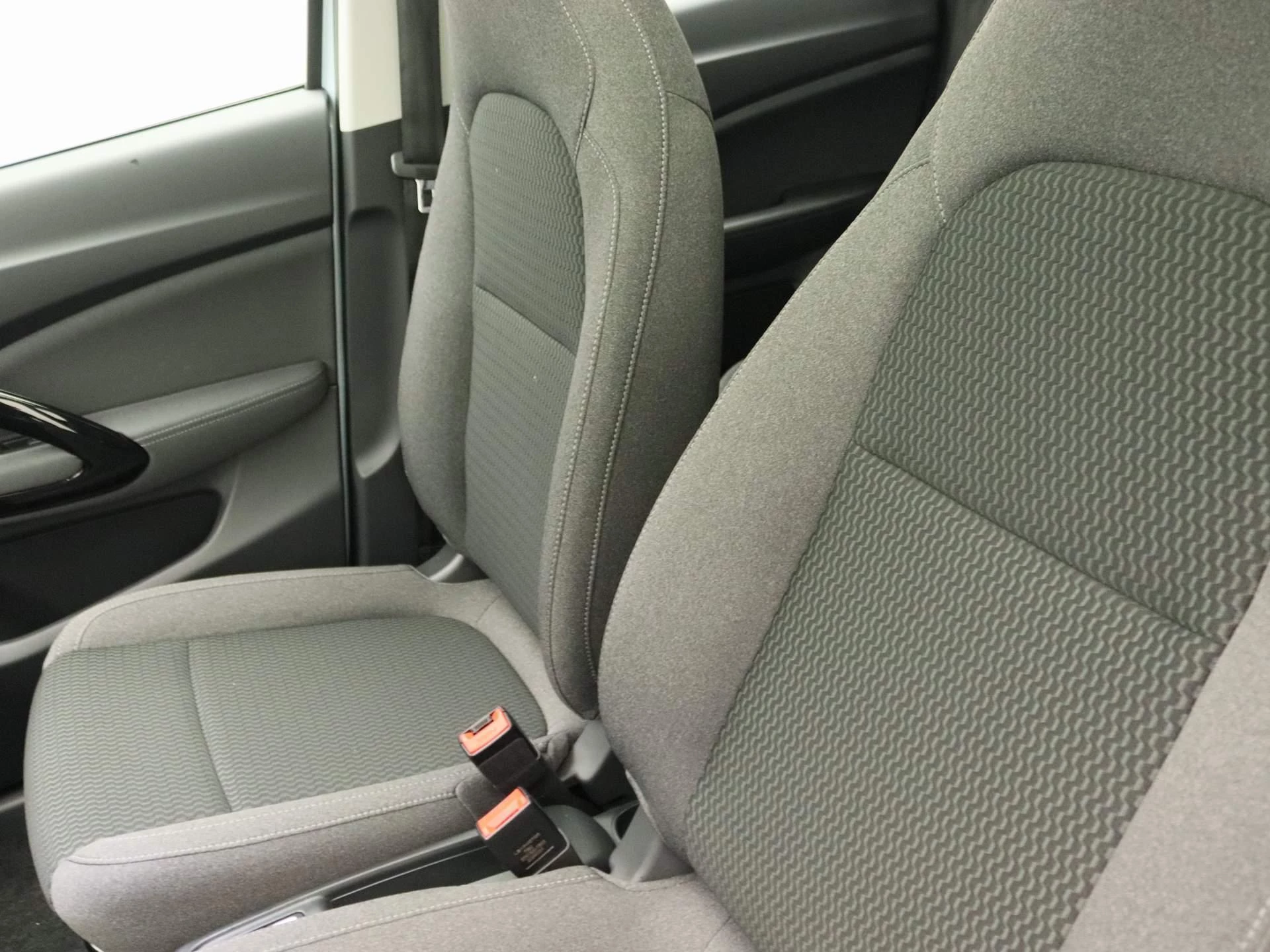 Leapmotor-T03-image-10