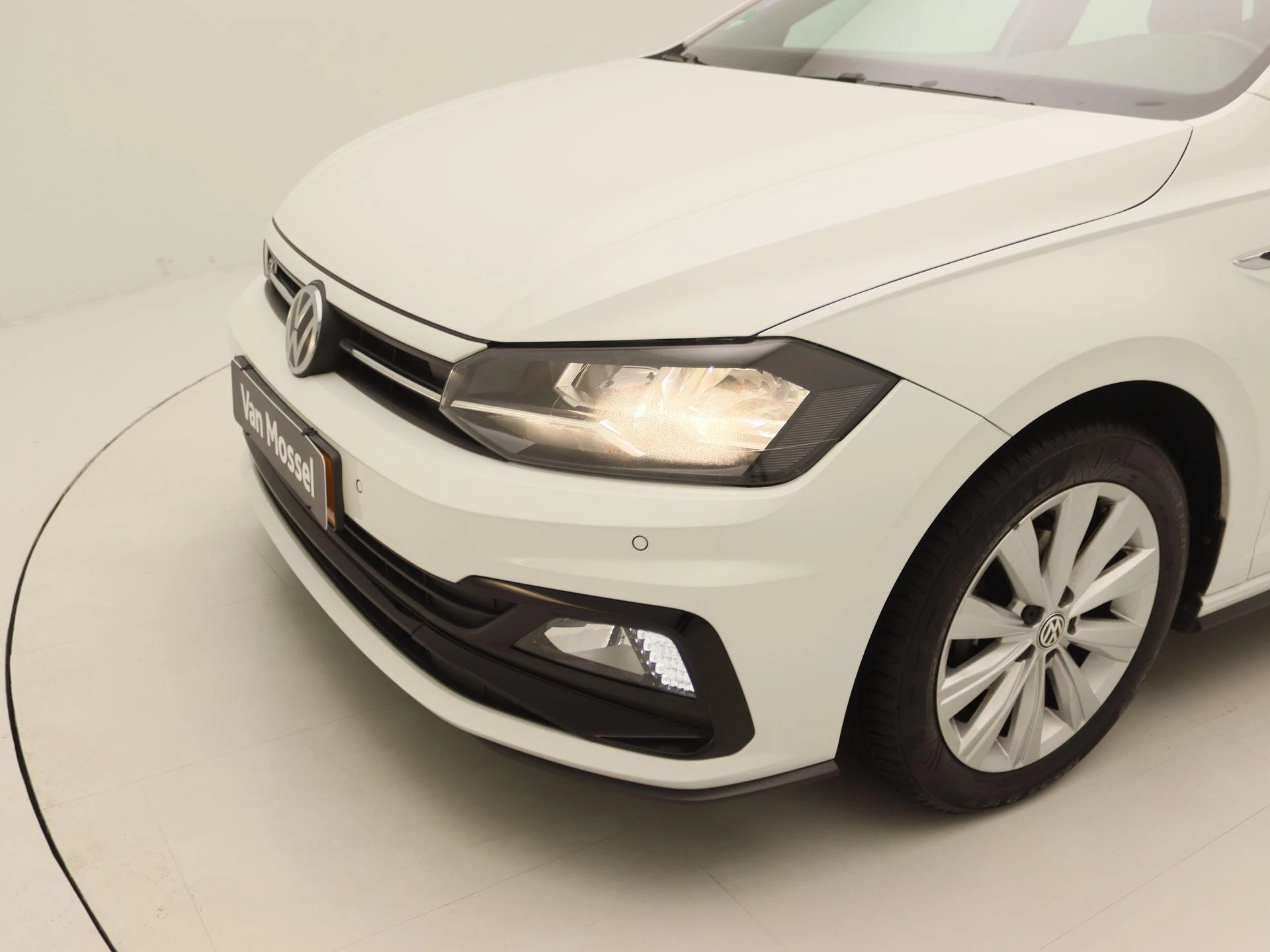 Volkswagen-Polo-image-14