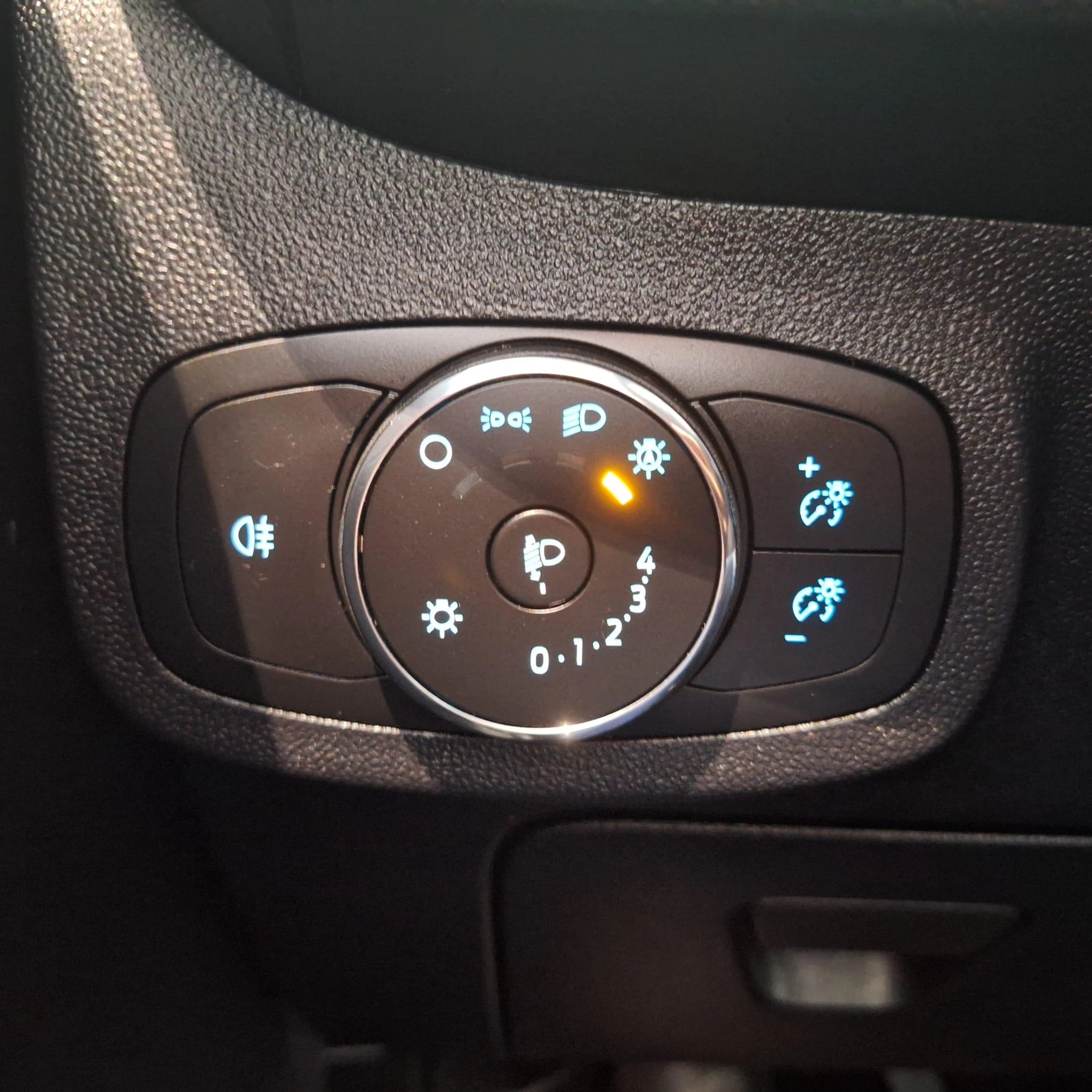 Ford Fiesta 1.0 EcoBoost Hybrid Titanium