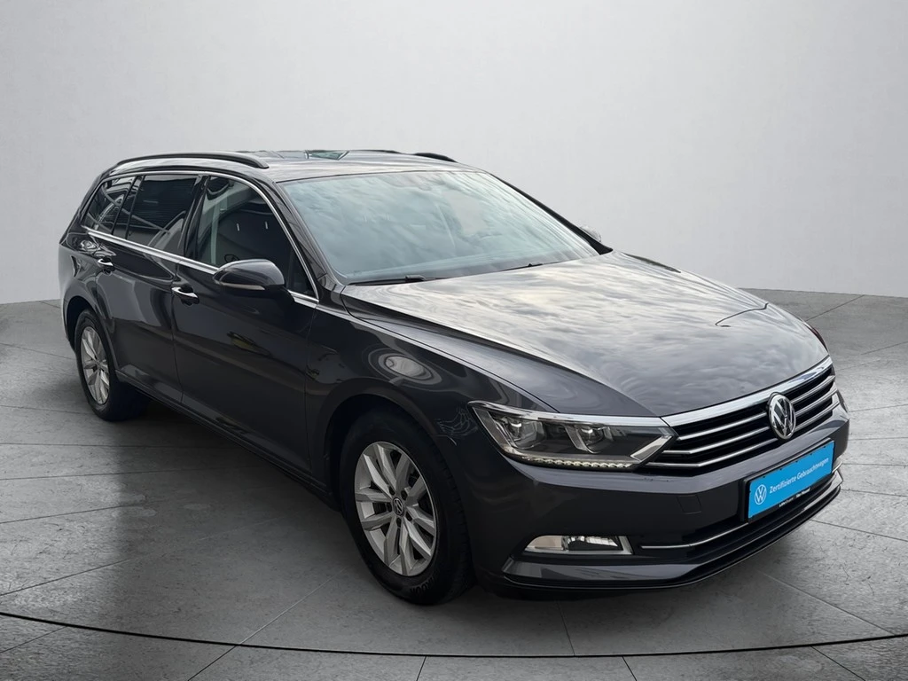 Volkswagen-Passat-image-5