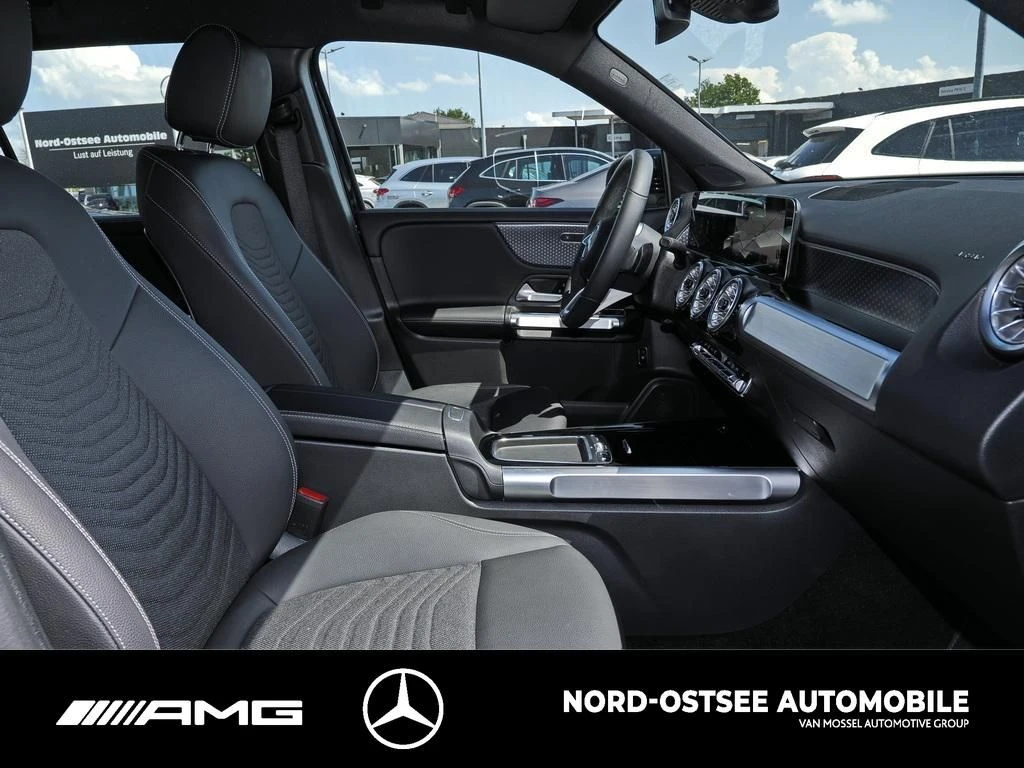 Mercedes-Benz-GLB-image-10
