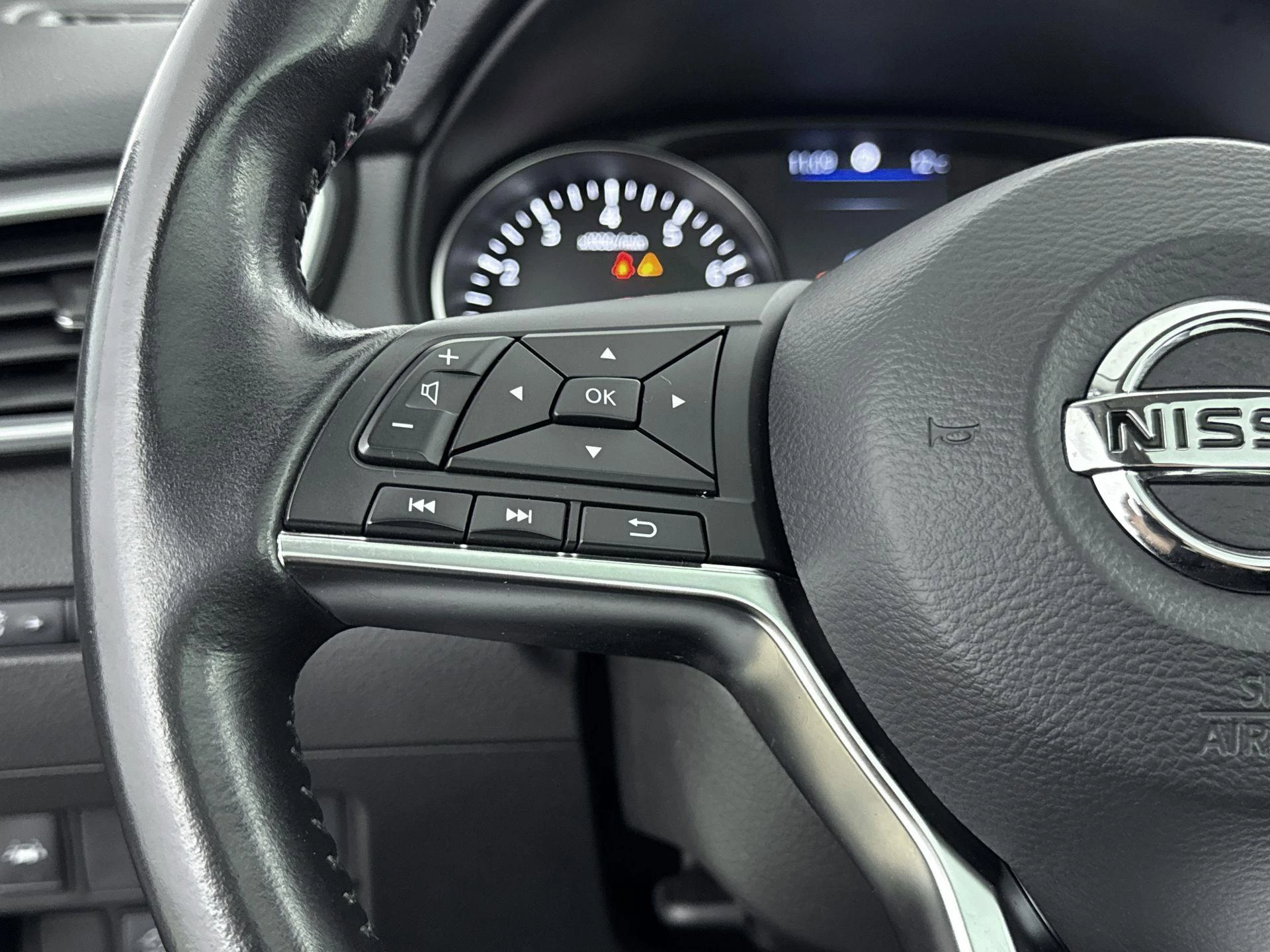 Nissan-QASHQAI-image-13