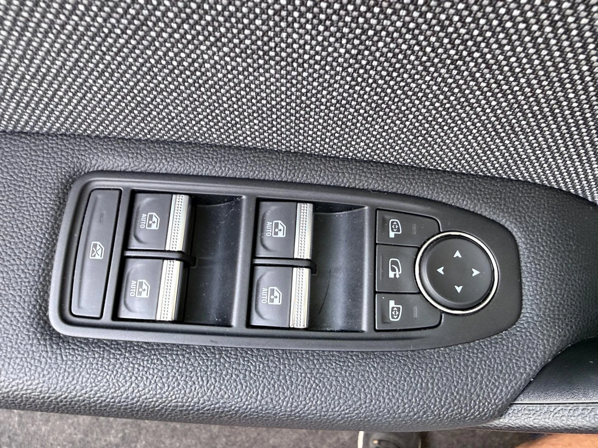 Renault-Captur-image-23