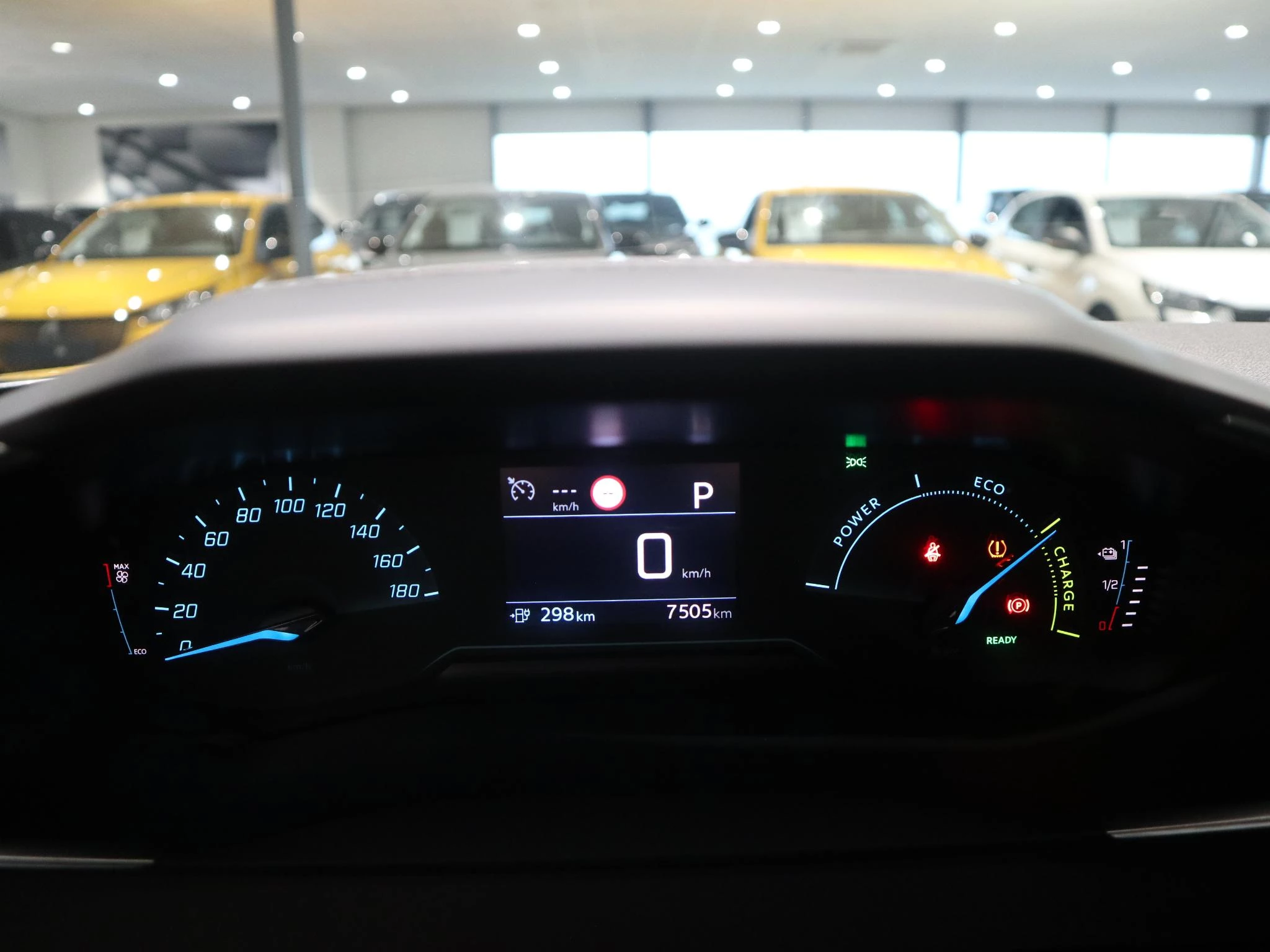 Peugeot-e-2008-image-12