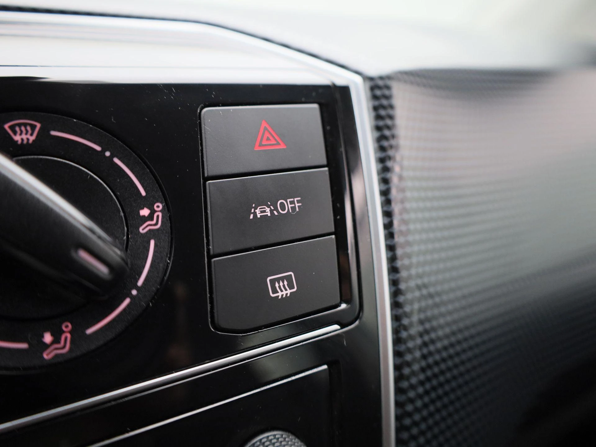 Volkswagen-up!-image-22