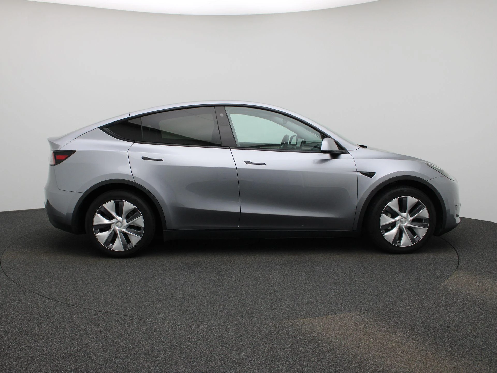 Tesla-Model Y-image-5