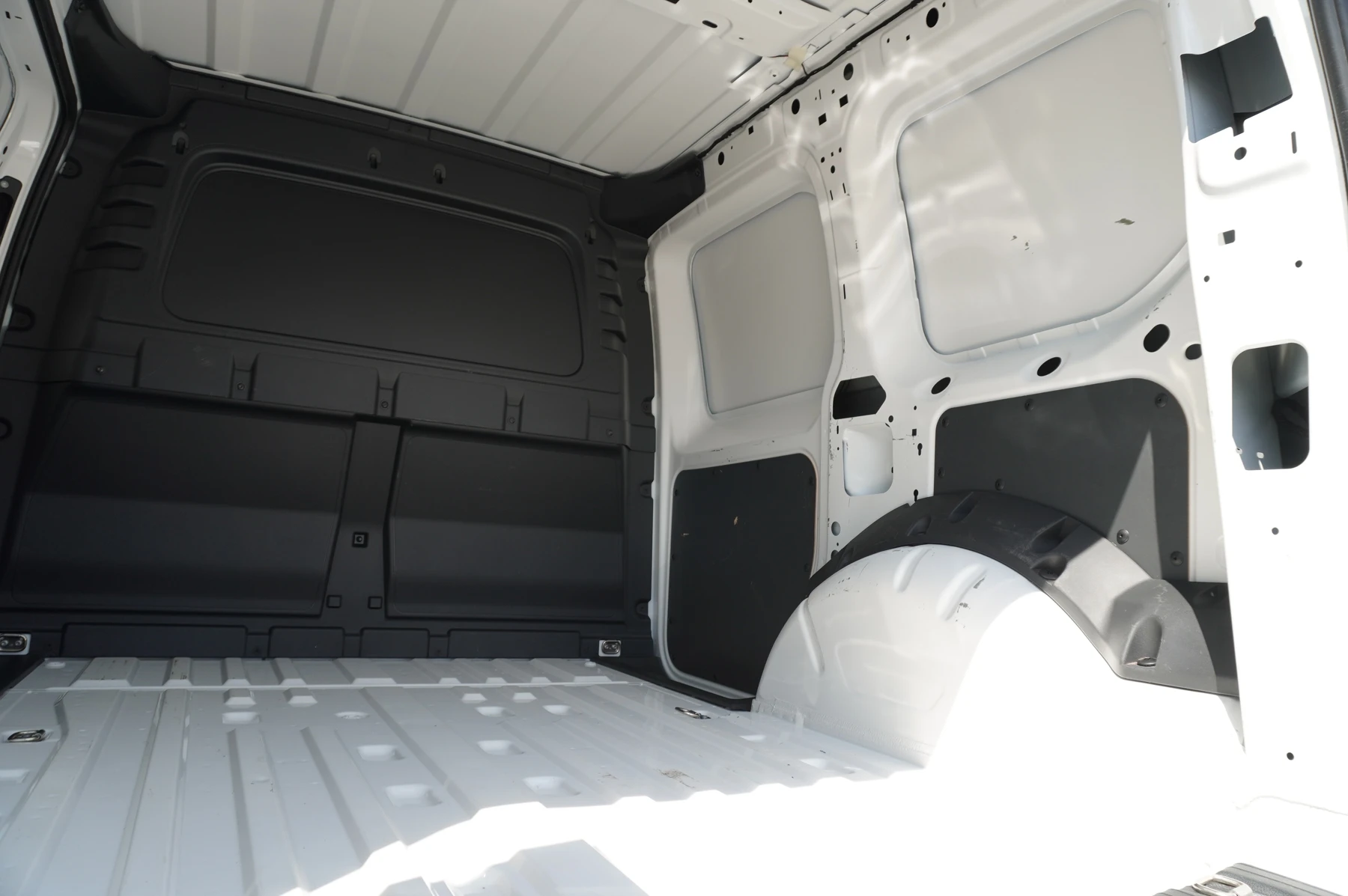 Volkswagen-Caddy-image-16