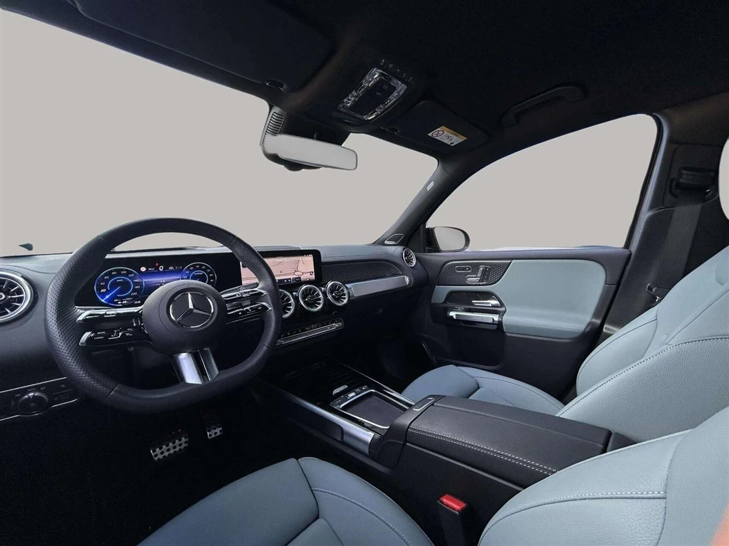 Mercedes-Benz-EQB-image-11