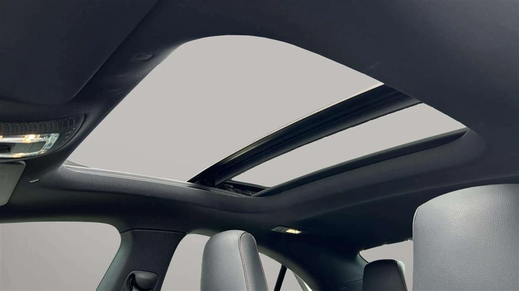 Mercedes-Benz-CLA-image-10