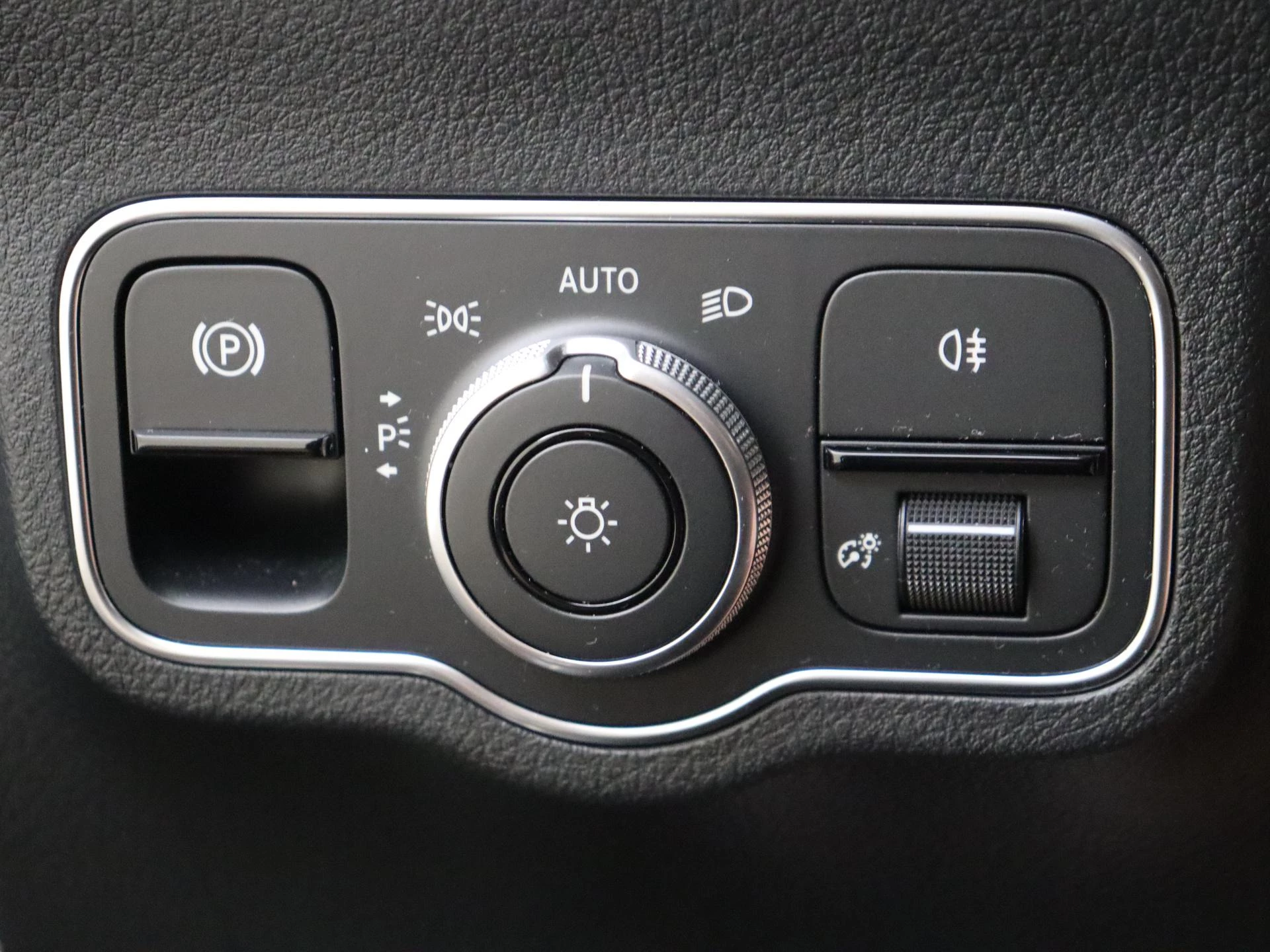 Mercedes-Benz-B-Klasse-image-24