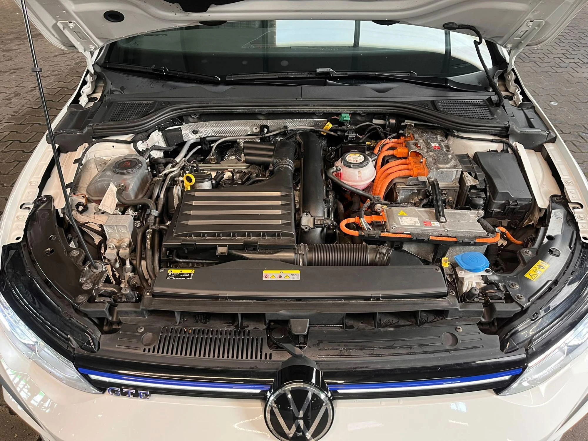 Volkswagen-Golf-image-7