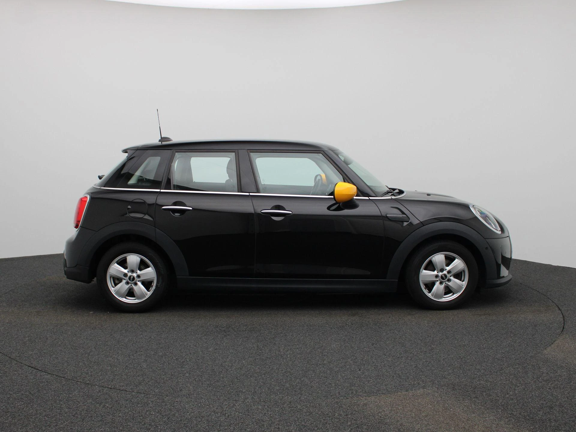 MINI-One-image-5