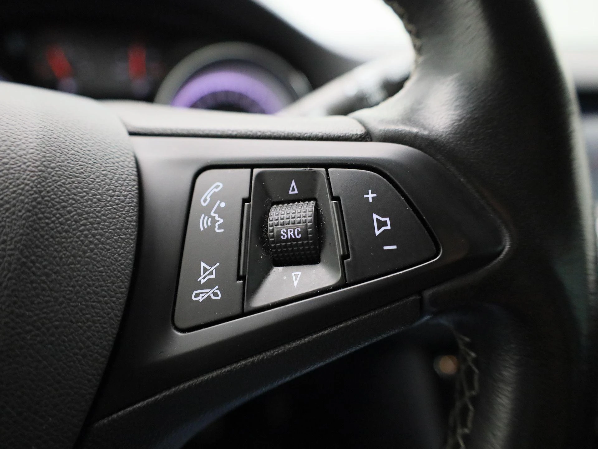 Opel-Astra-image-16